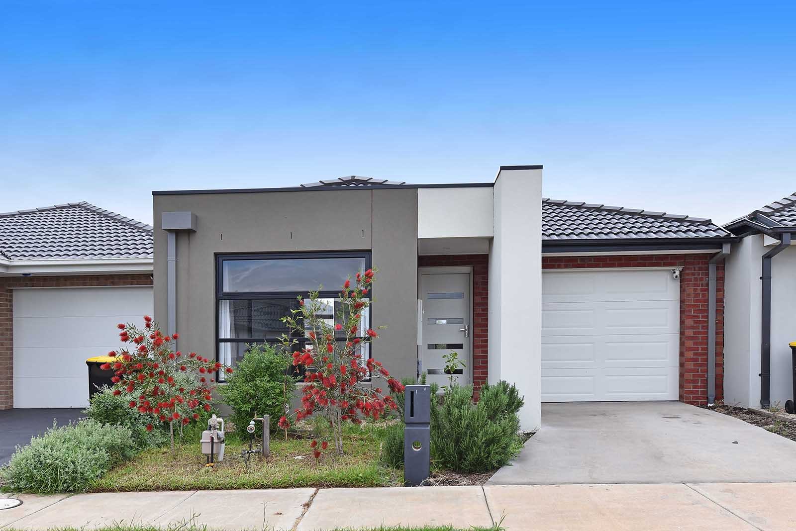37 Listowel Grove, Rockbank, VIC 3335
