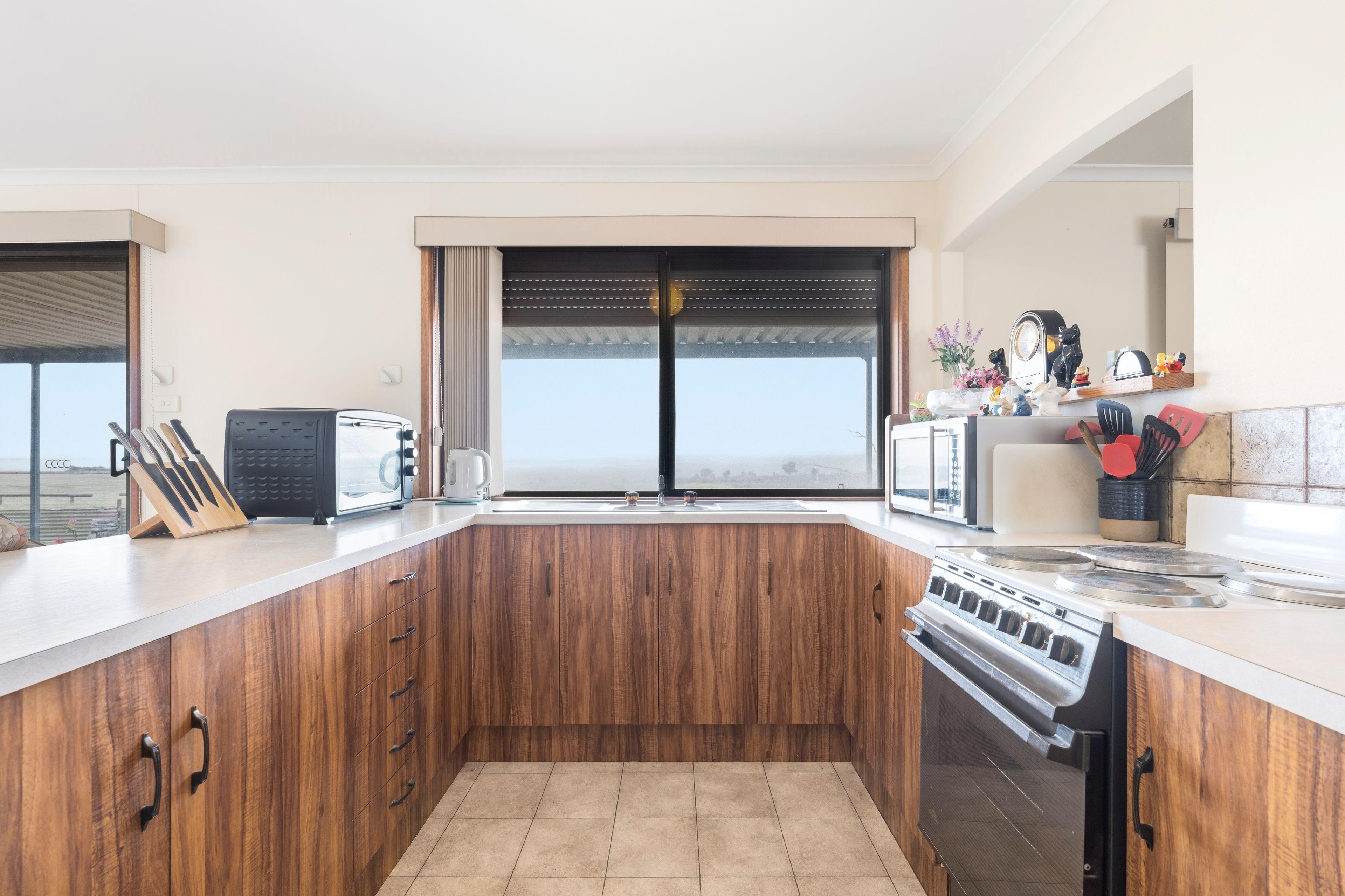 2-4 Rowe Terrace — photo 10 of 24