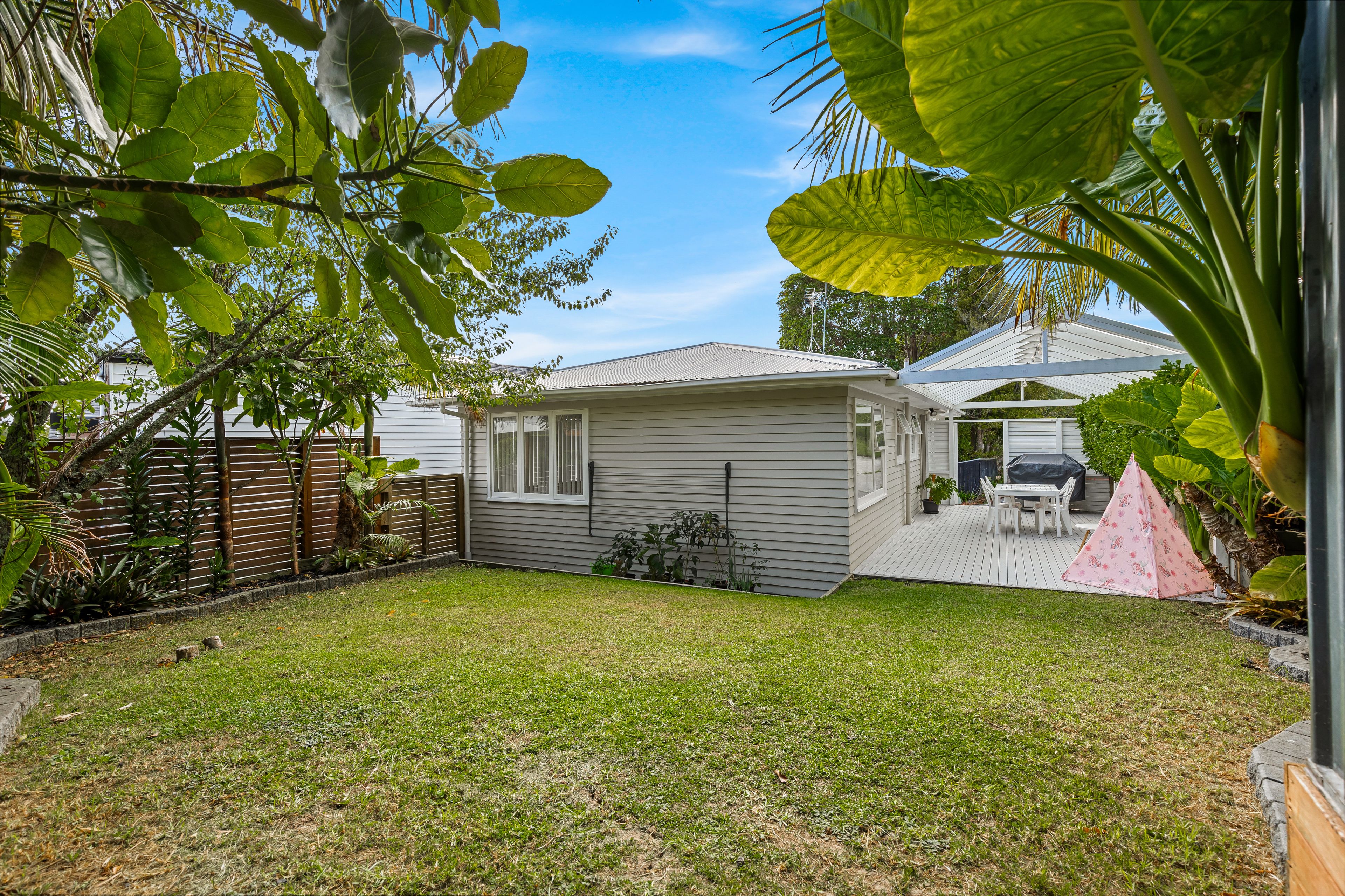 39 Keegan Drive, Massey, Waitakere City