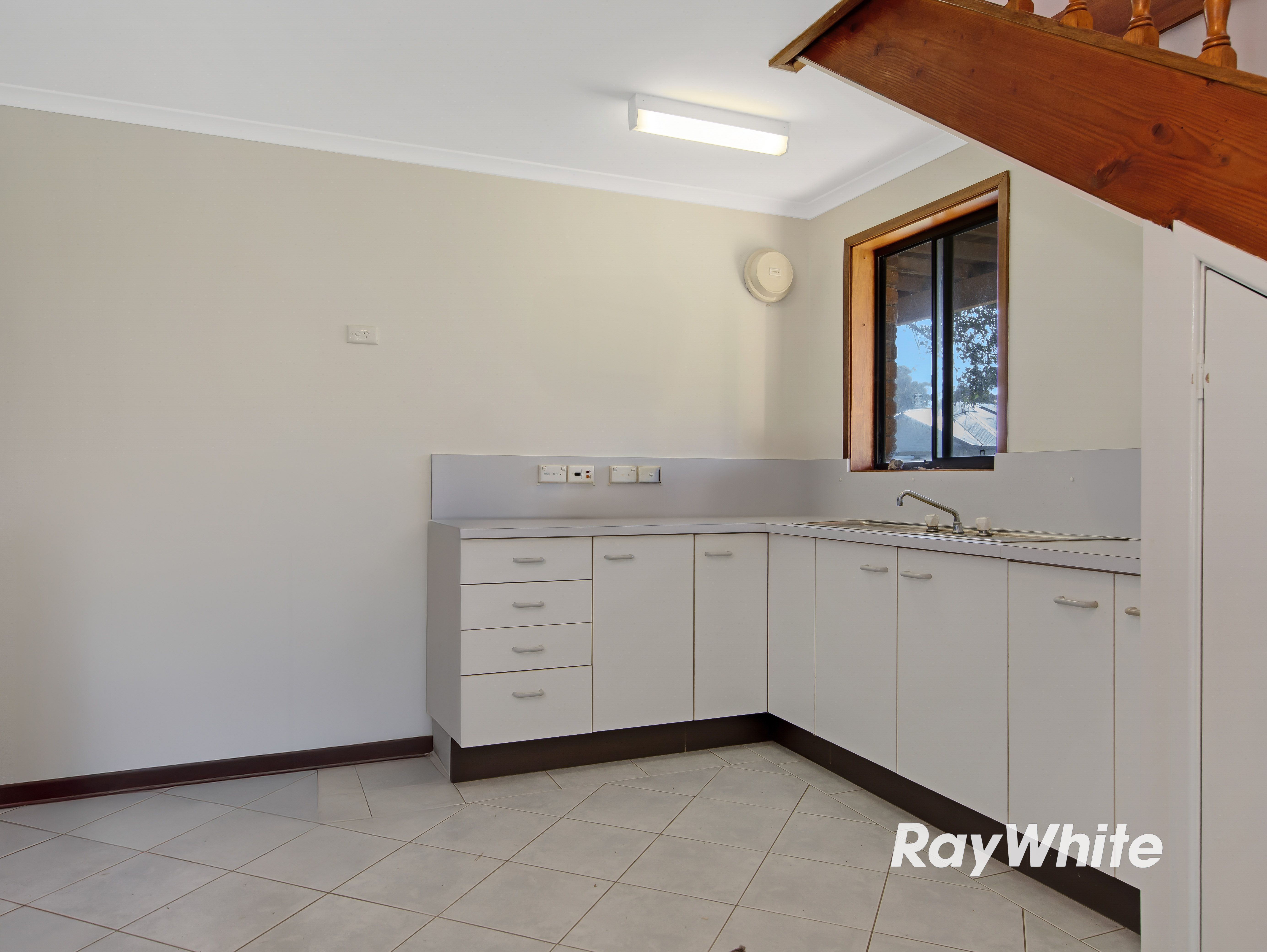 2 Hicken Street — photo 7 of 24