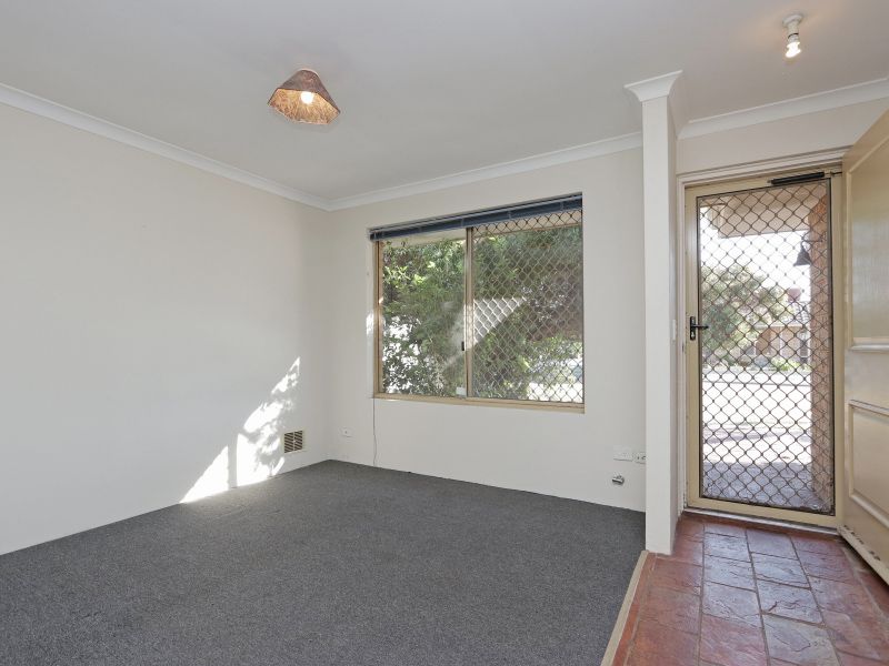 21 Kinghorn Place, Redcliffe, WA 6104