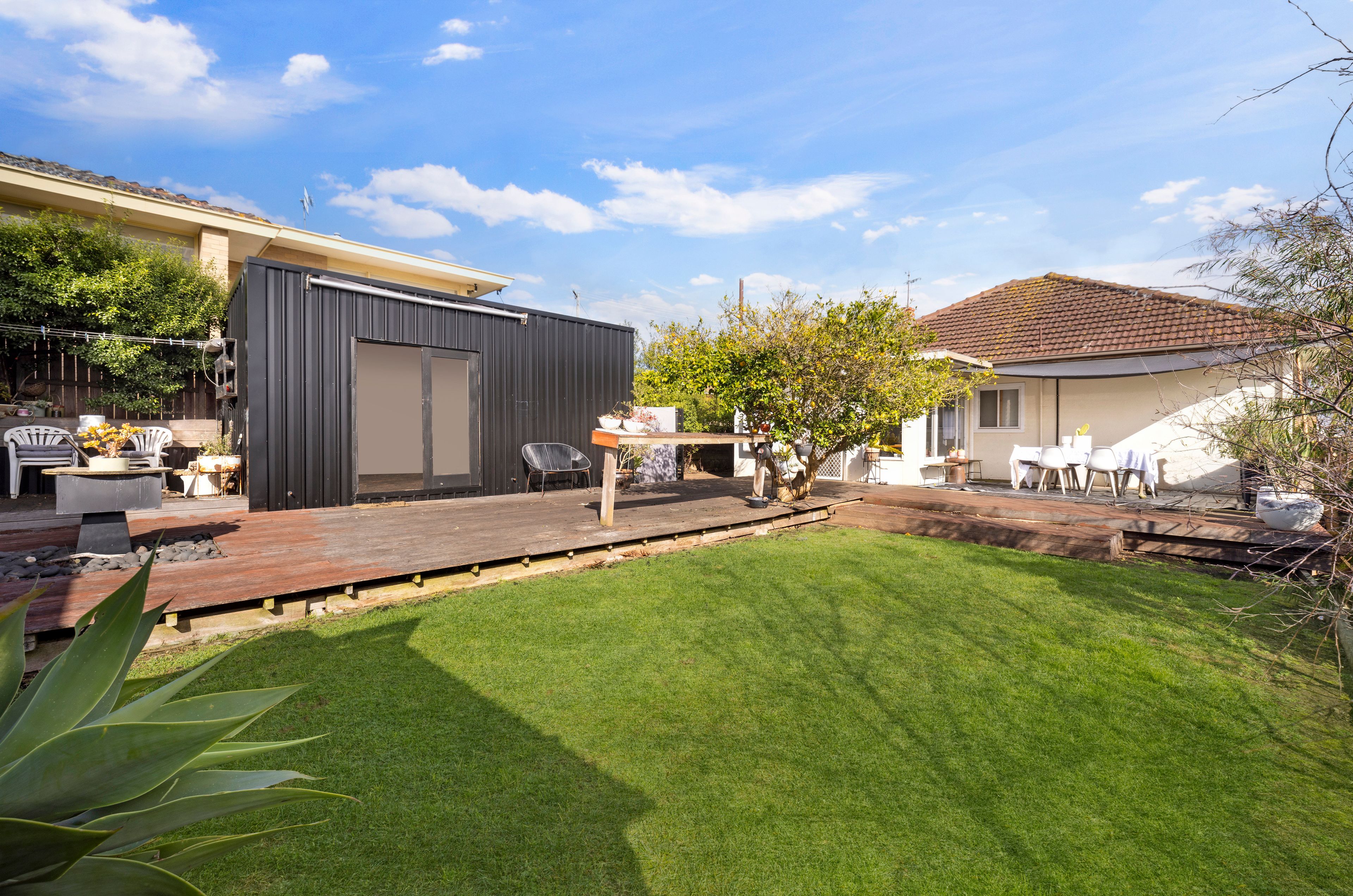 4 Monash Avenue — photo 9 of 13