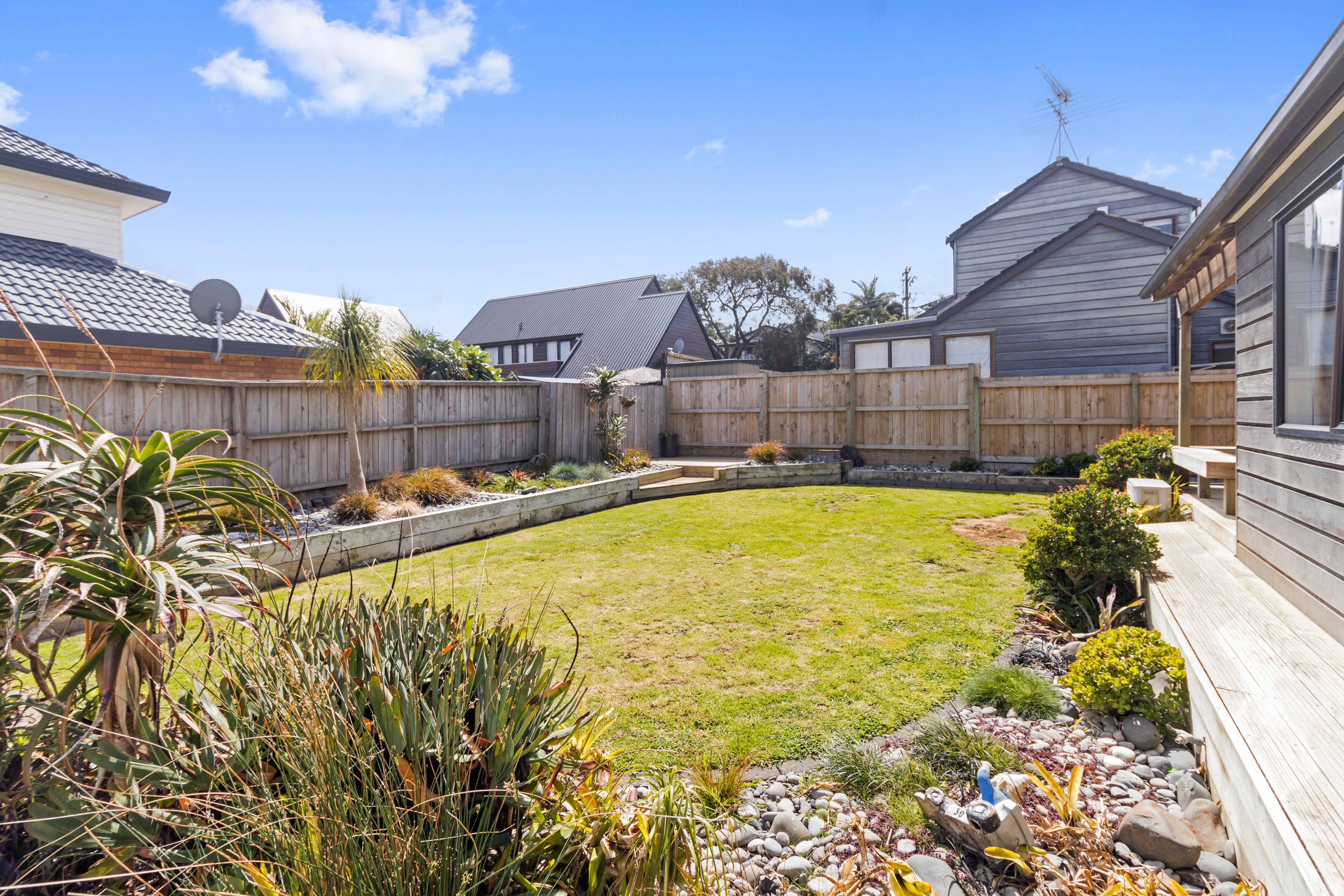 2/1a Basilton Close, Bucklands Beach, Manukau City