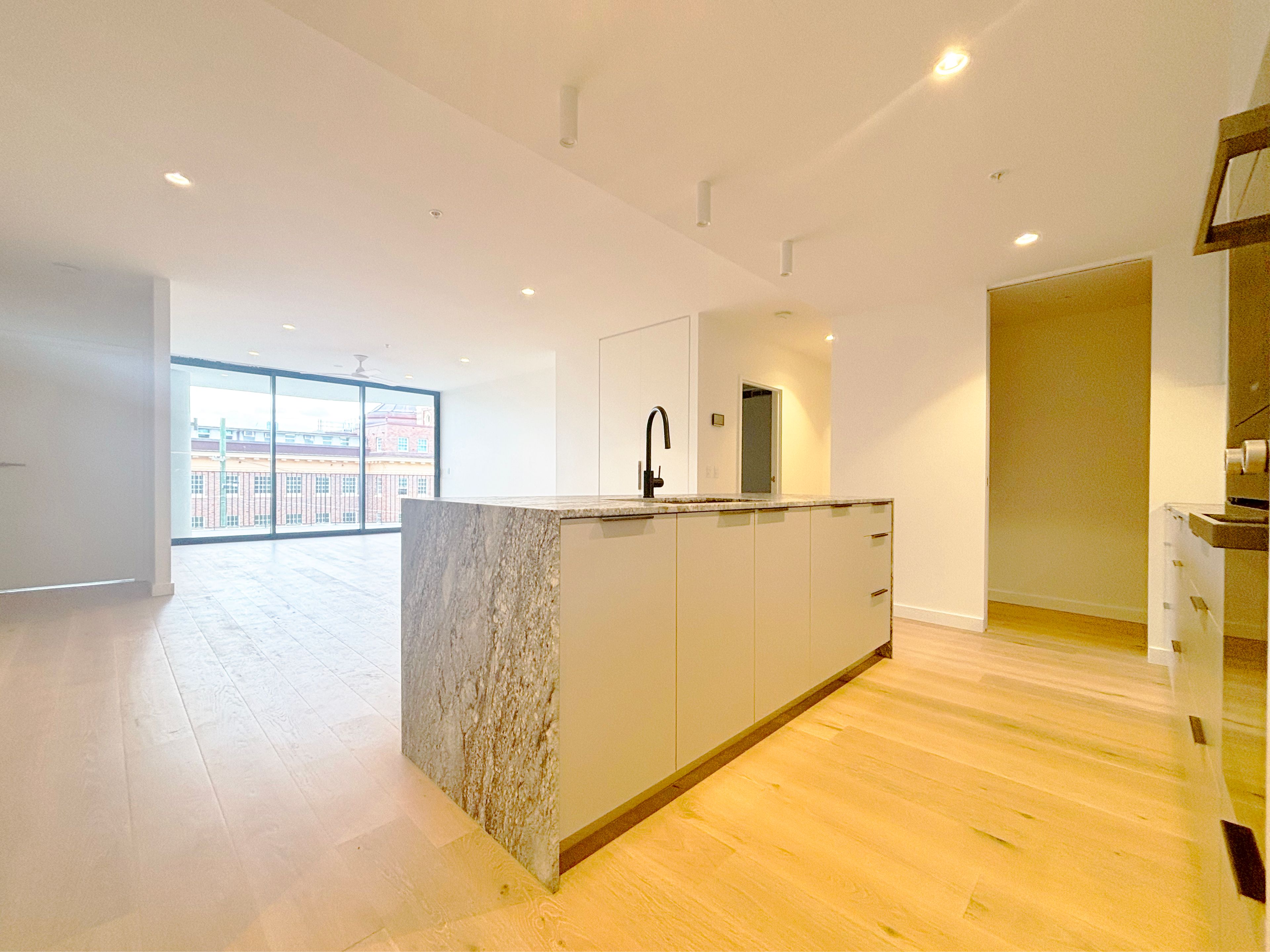 305/7 Weightman Street — photo 10 of 27