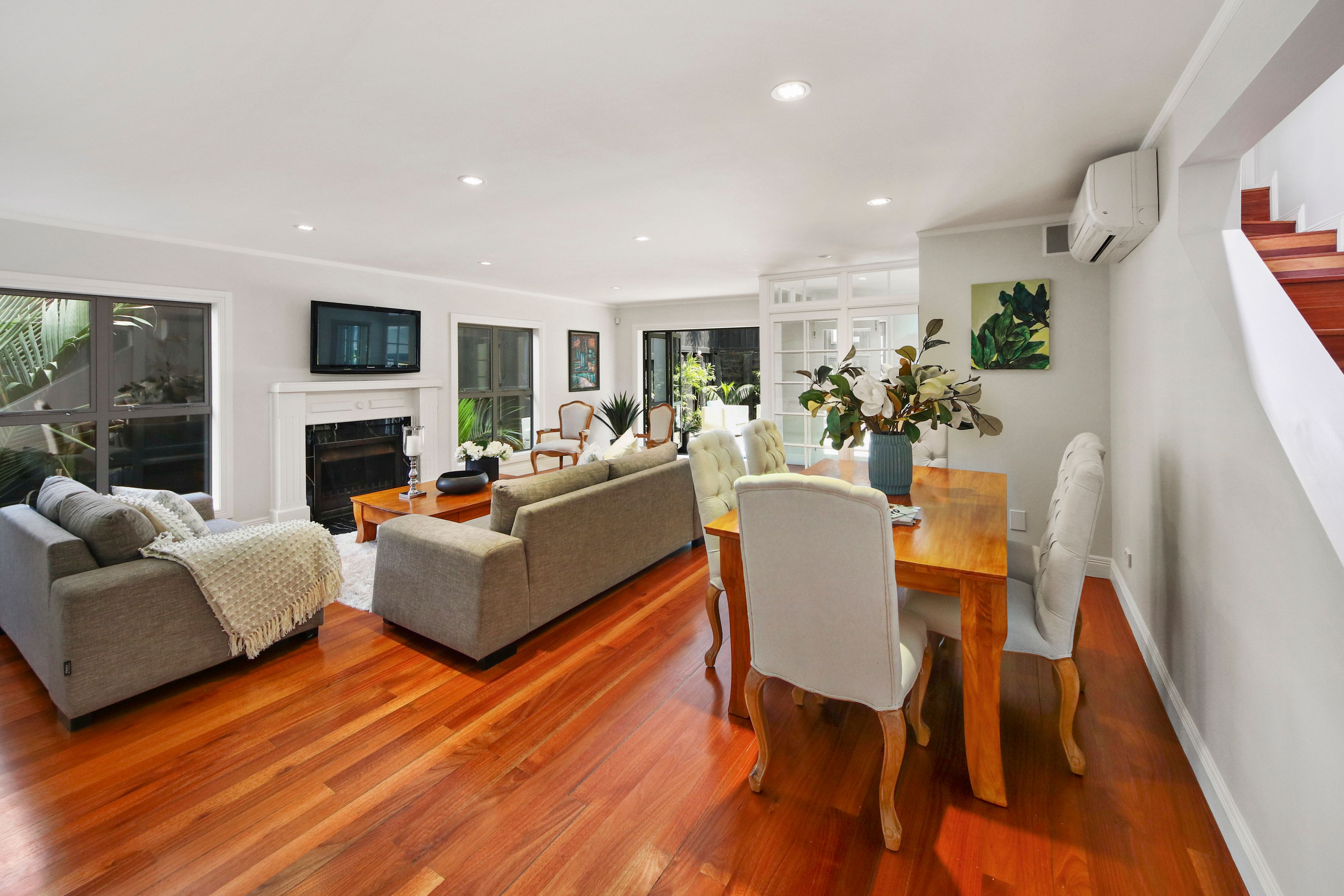 2/68a Haseler Crescent, Mellons Bay, Manukau City