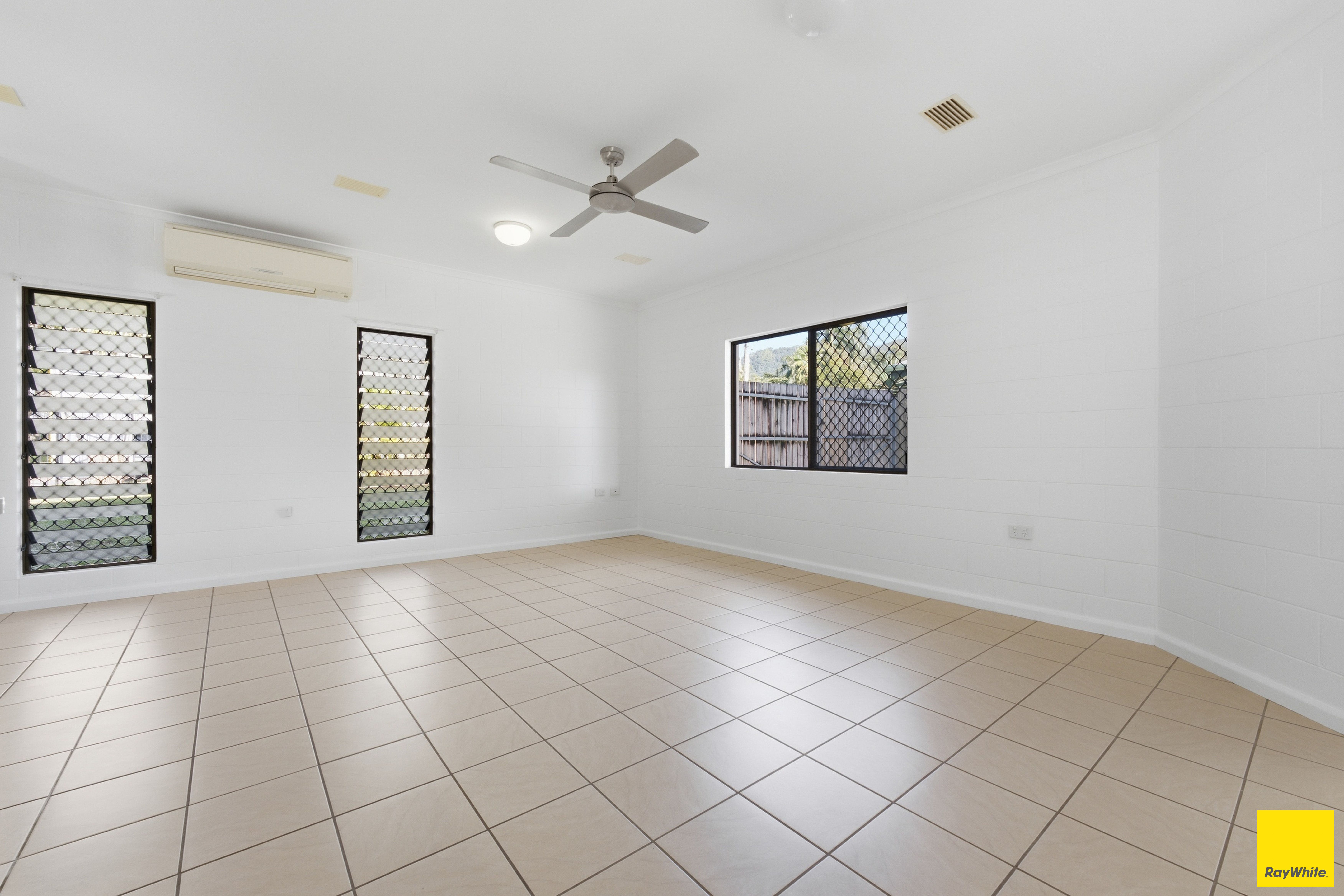 23 Pitt Court — photo 8 of 27