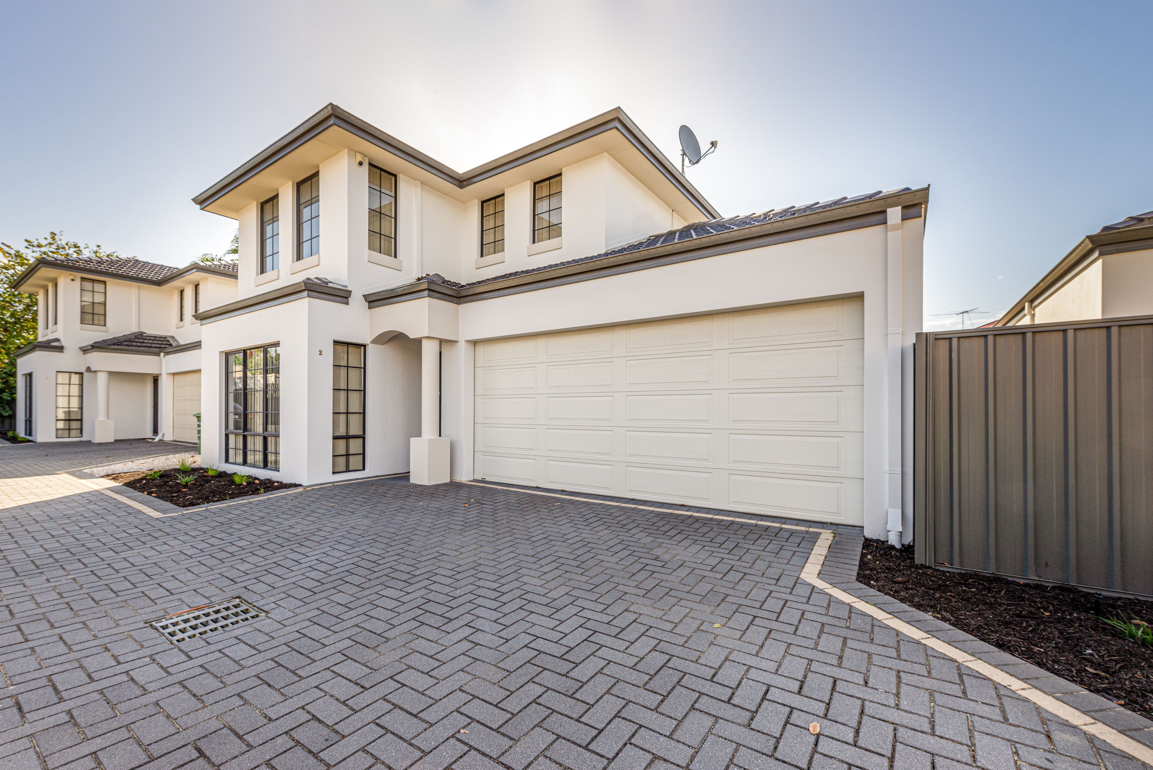 2/100 Fitzroy Road, Rivervale WA 6103