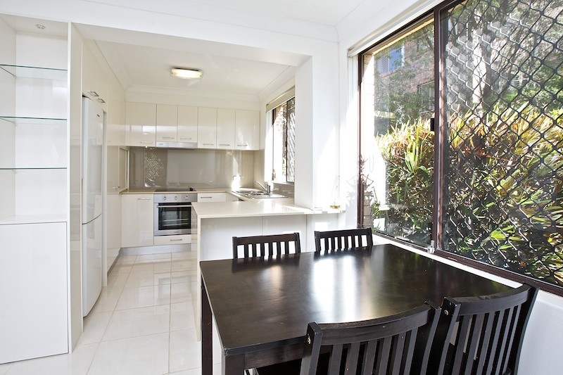 1/22 Genoa Street, Surfers Paradise, QLD 4217