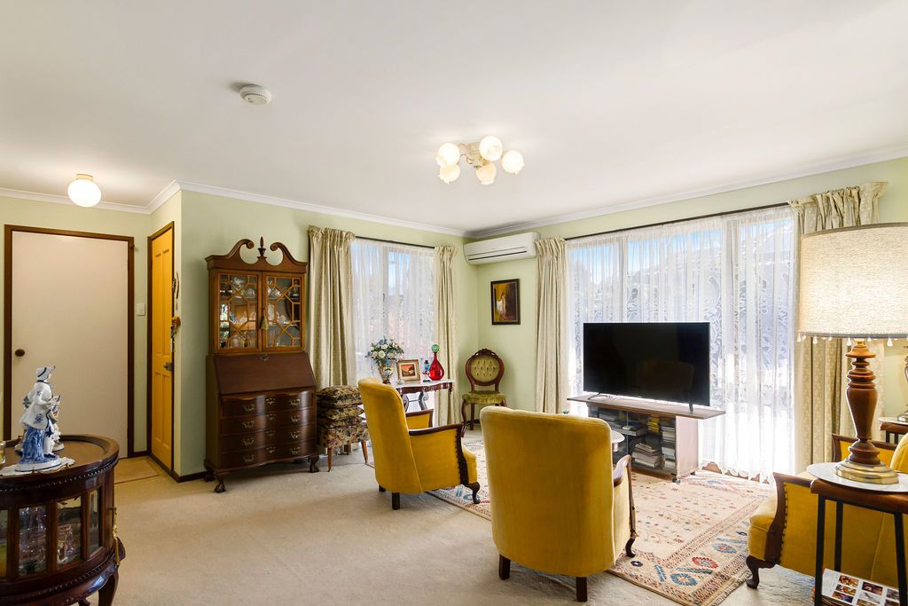 215 Dandelion Drive, Rowville, VIC 3178