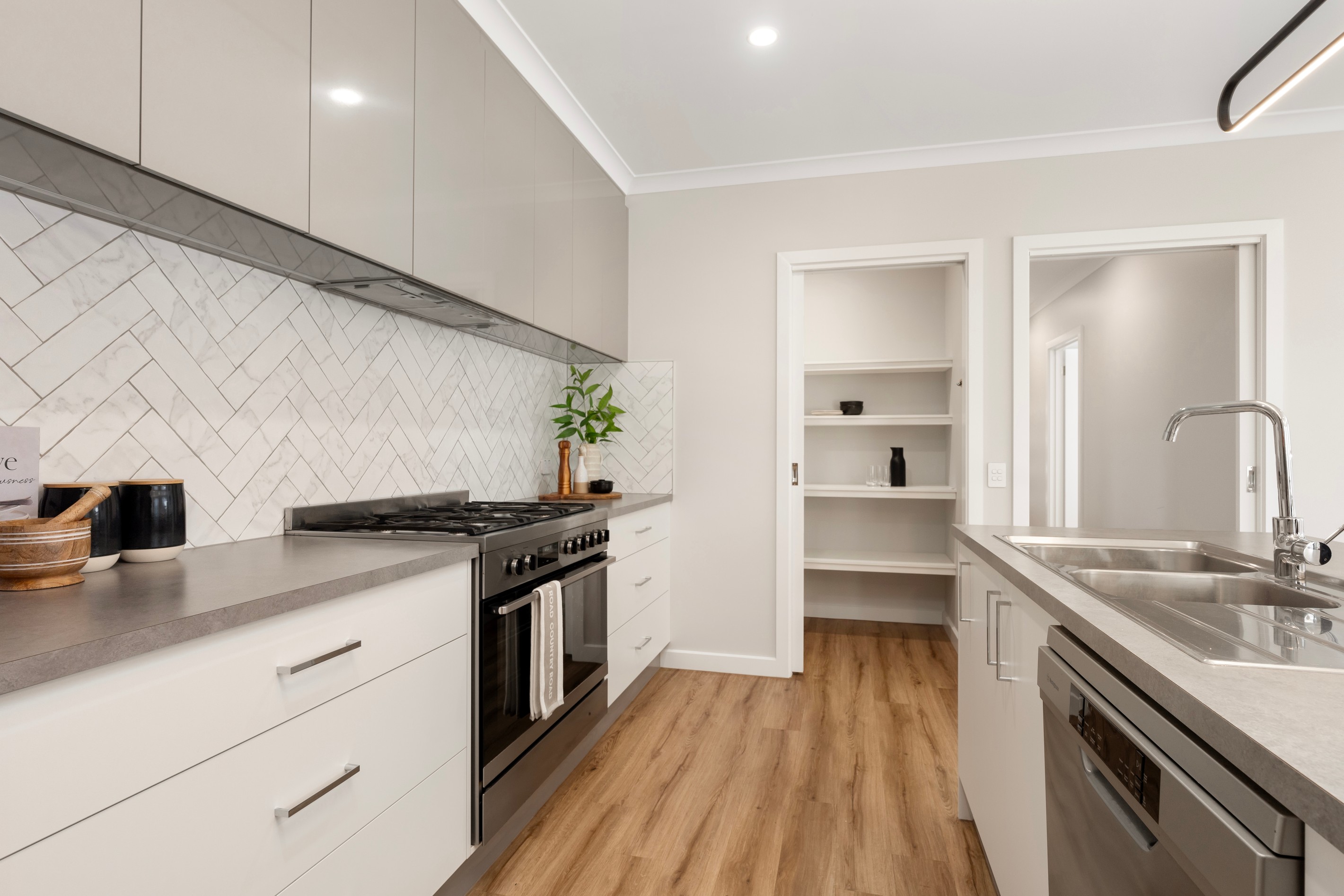 18 Drover Place, Thurgoona, NSW 2640