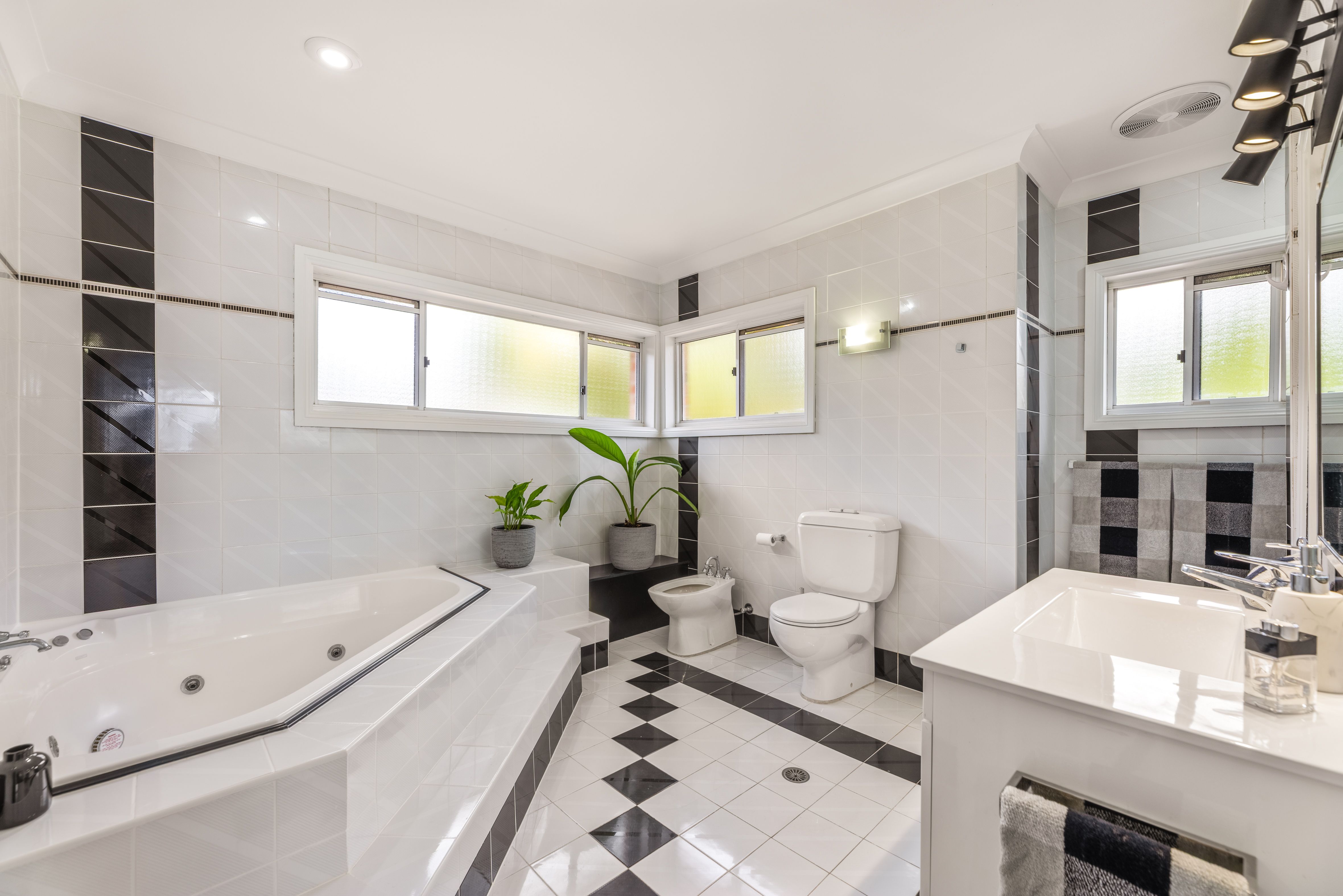 2 Montague Street — photo 14 of 22