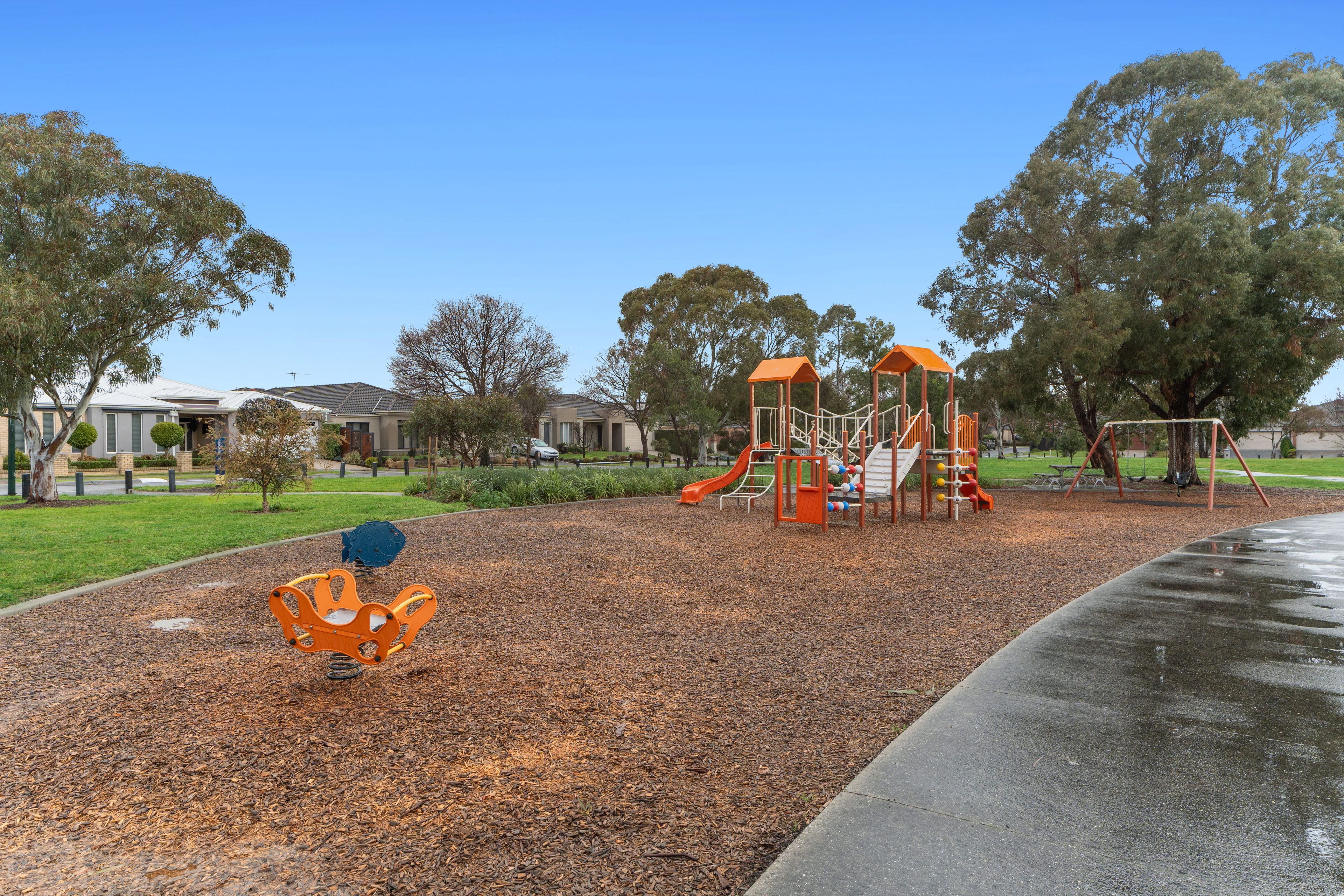 2 Sanctuary Crescent — photo 18 of 20