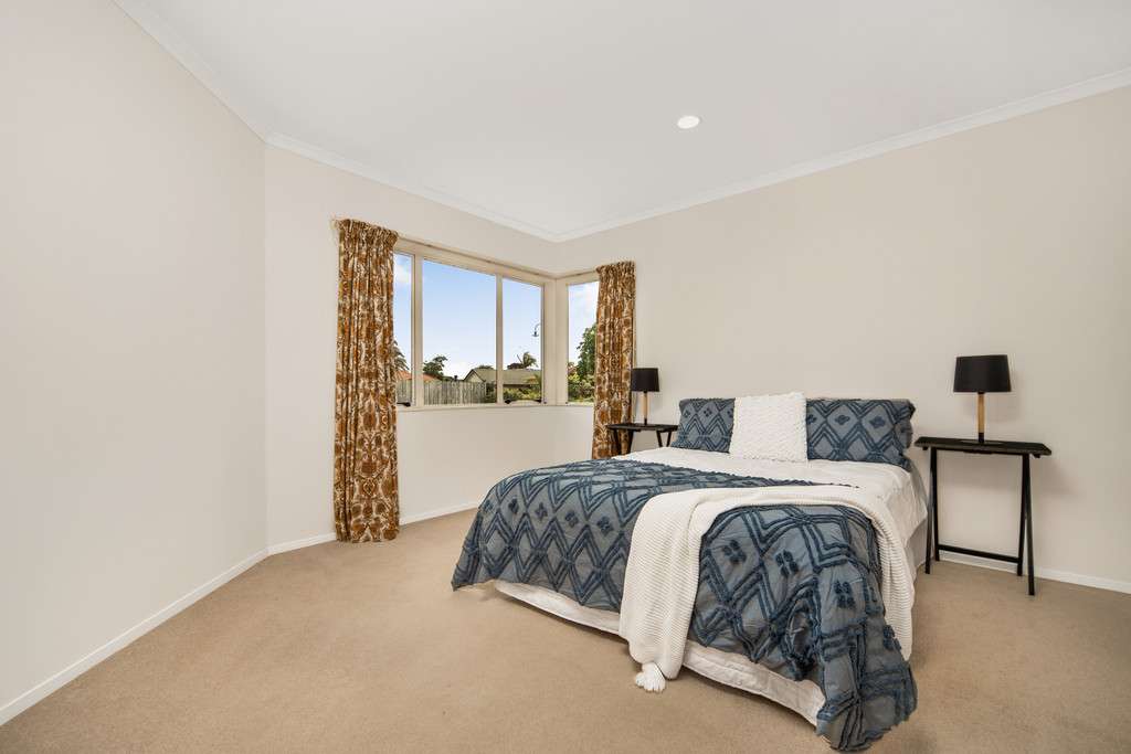 4 Castlemaine Close photo 9