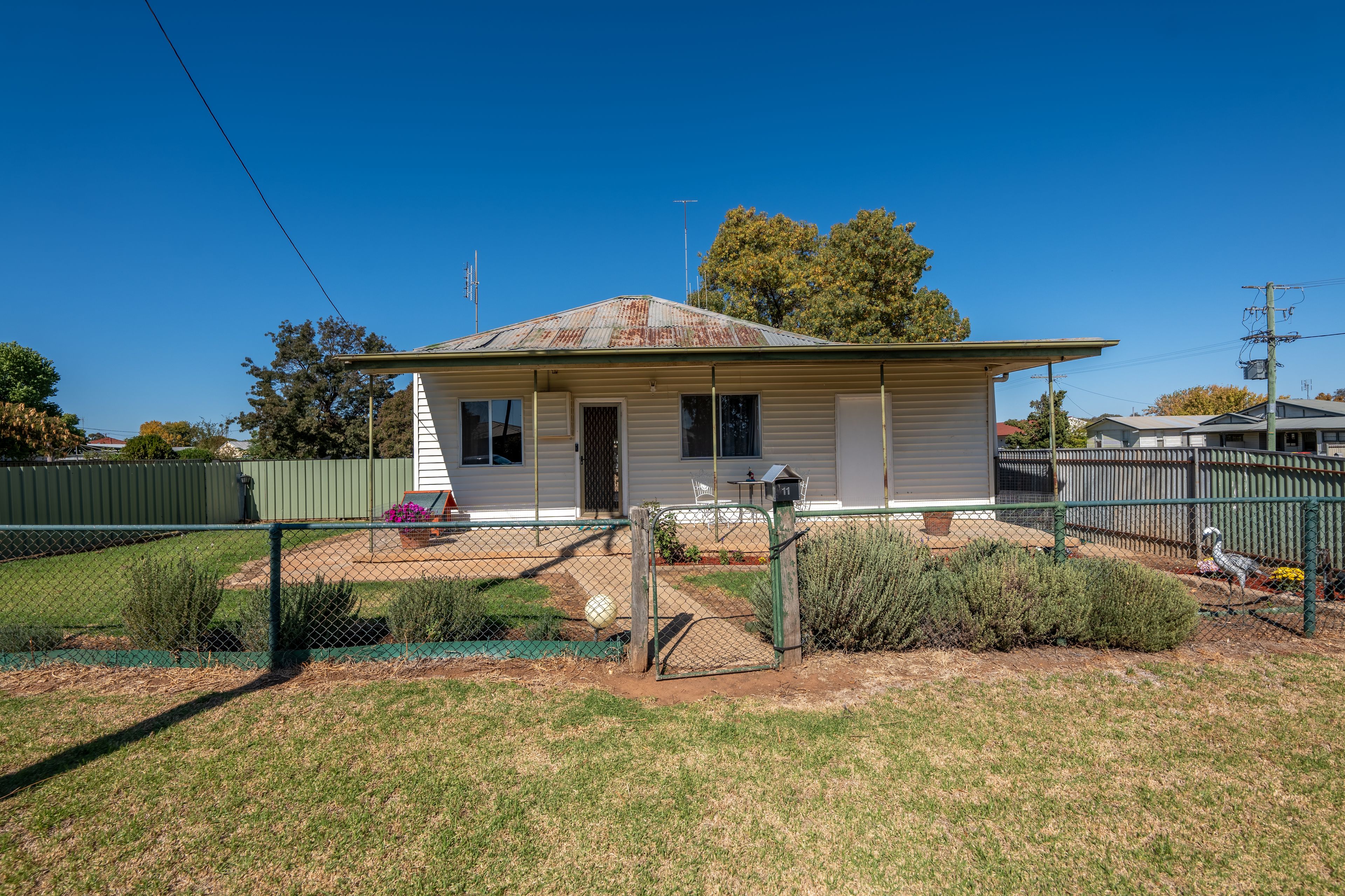 11 Oxford Street, Forbes NSW 2871