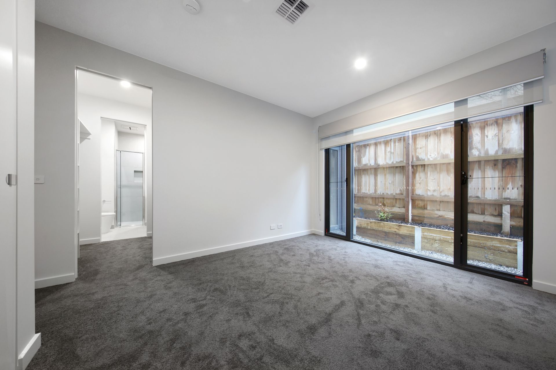 23A Normdale Road — photo 3 of 14