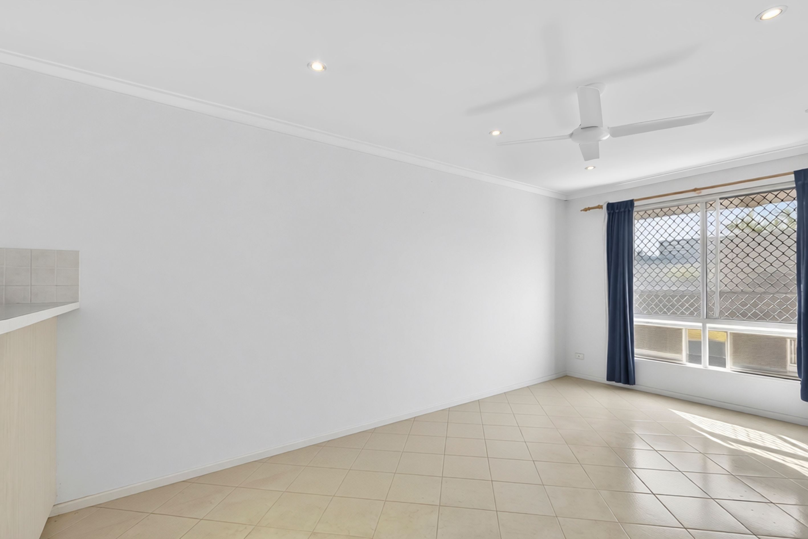 1/121 Edward Street — photo 5 of 17