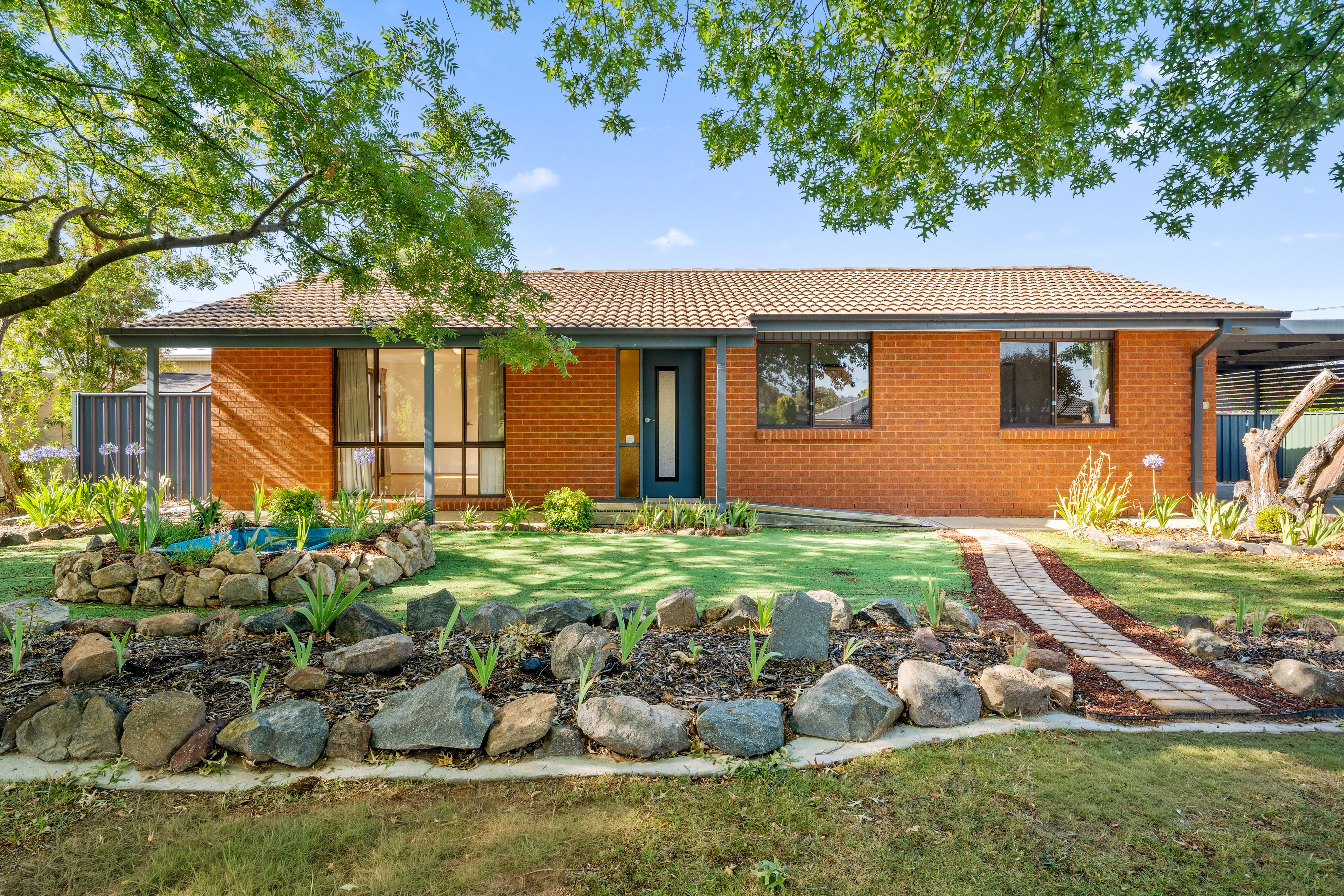 62 Chauncy Crescent