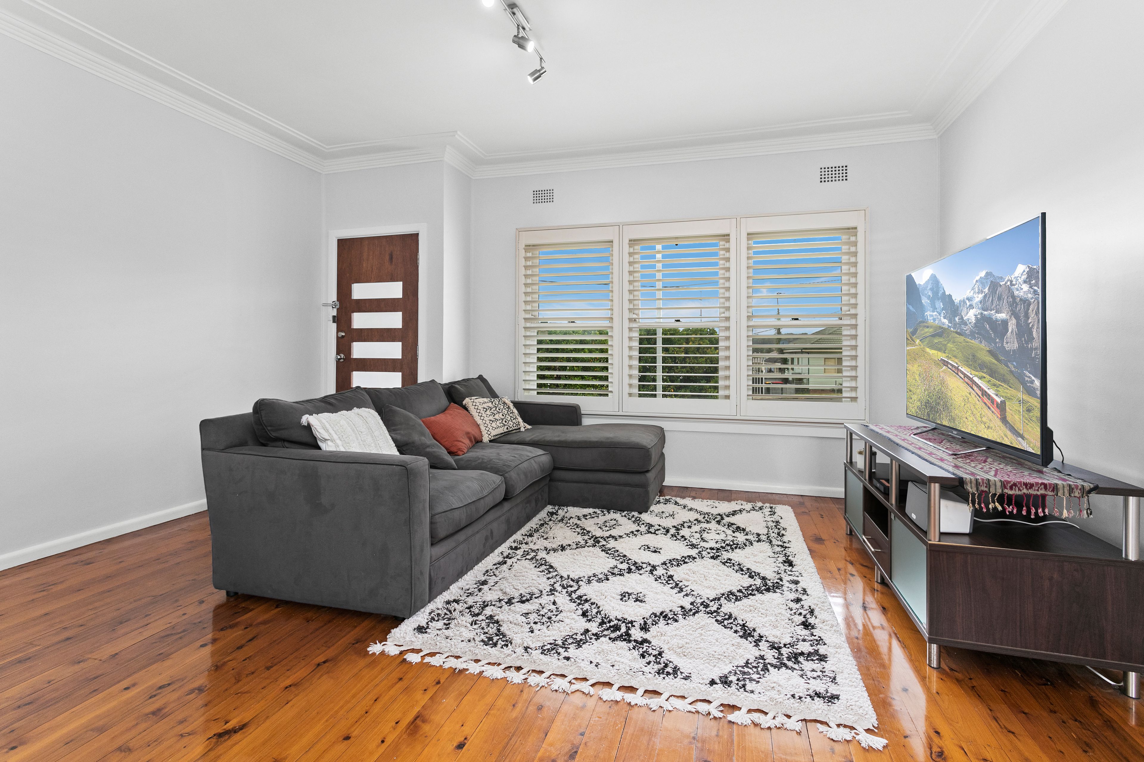 12 Carinmoney Avenue, Warilla, NSW 2528