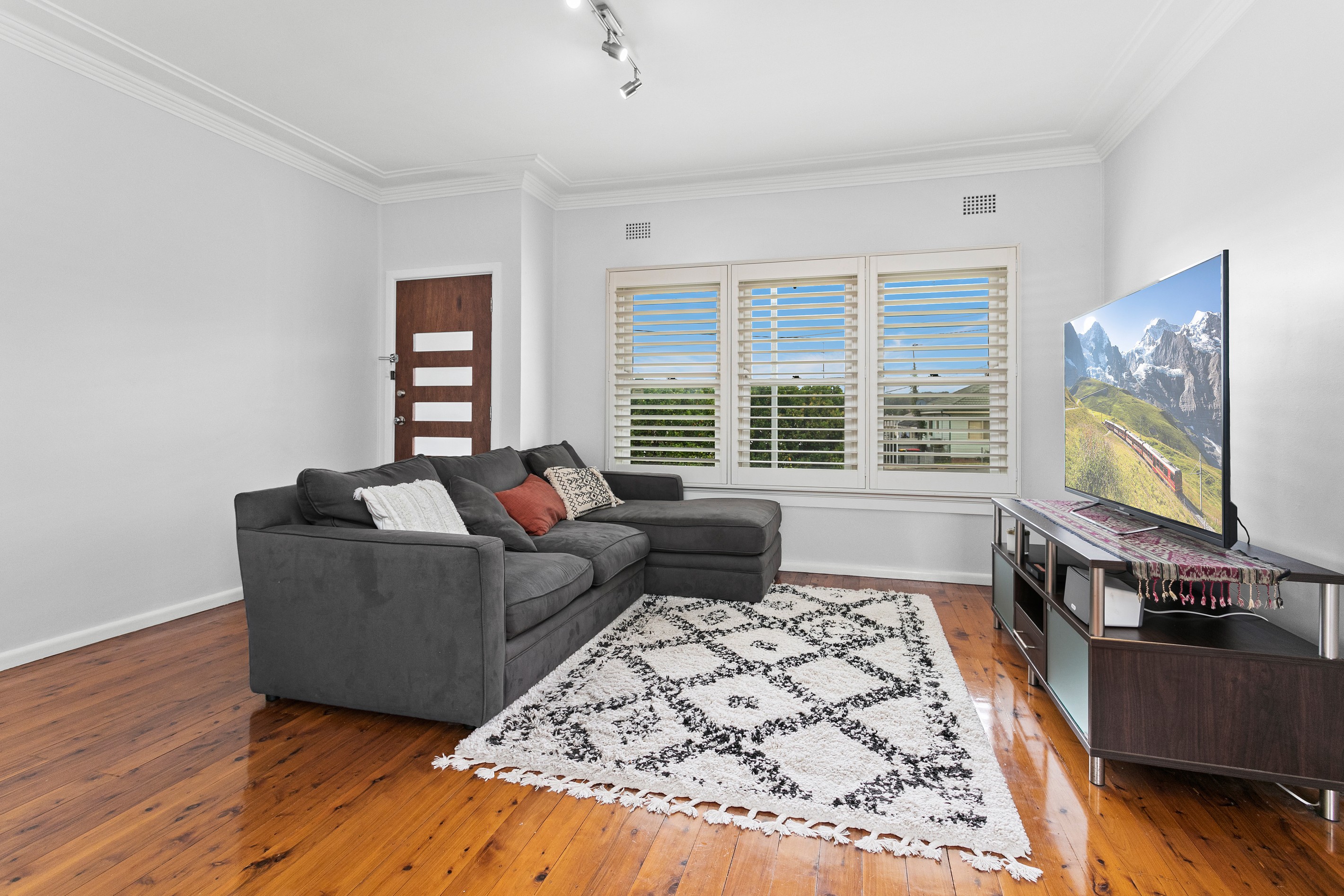12 Carinmoney Avenue, Warilla, NSW 2528