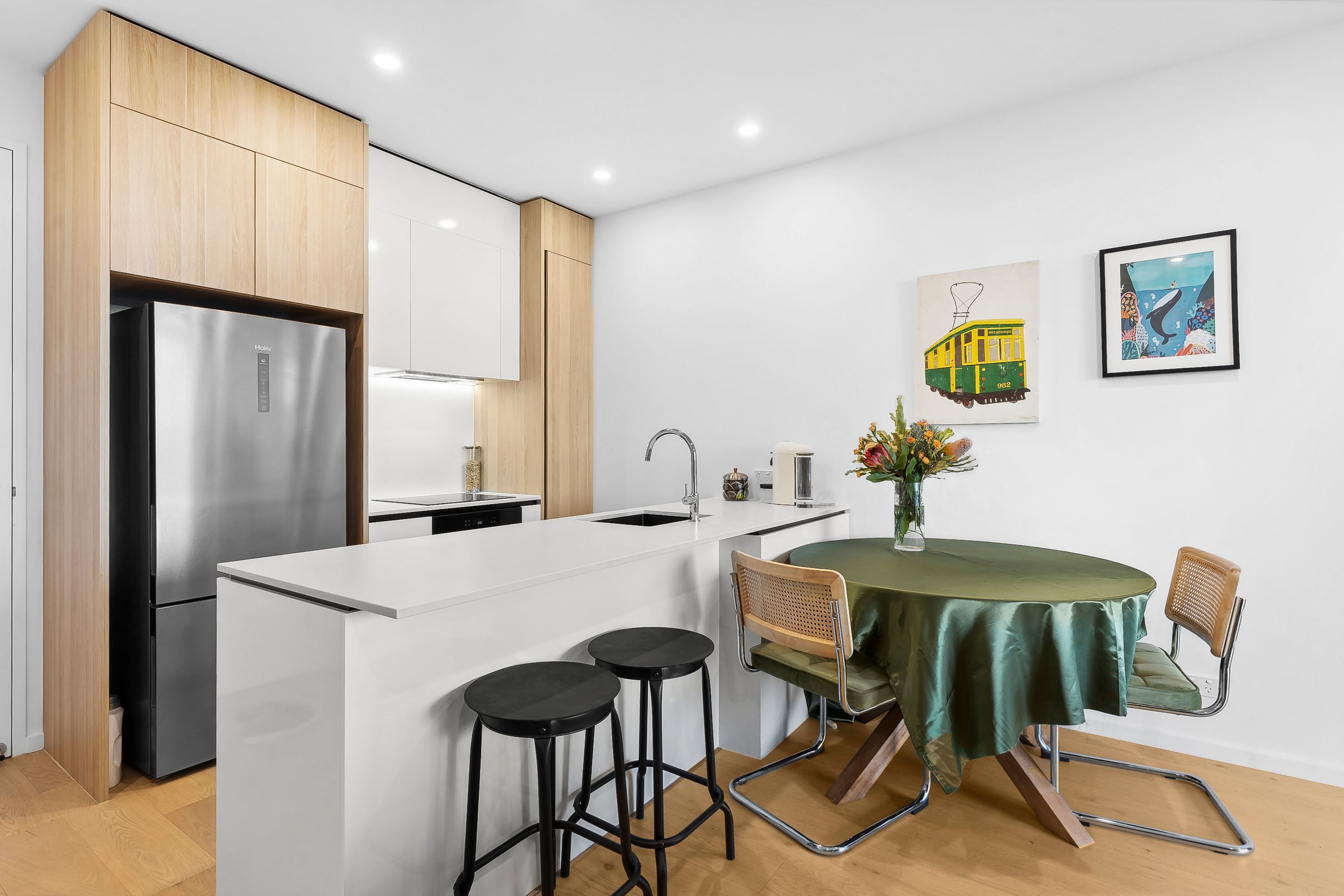 92/7 Light Street — photo 3 of 15