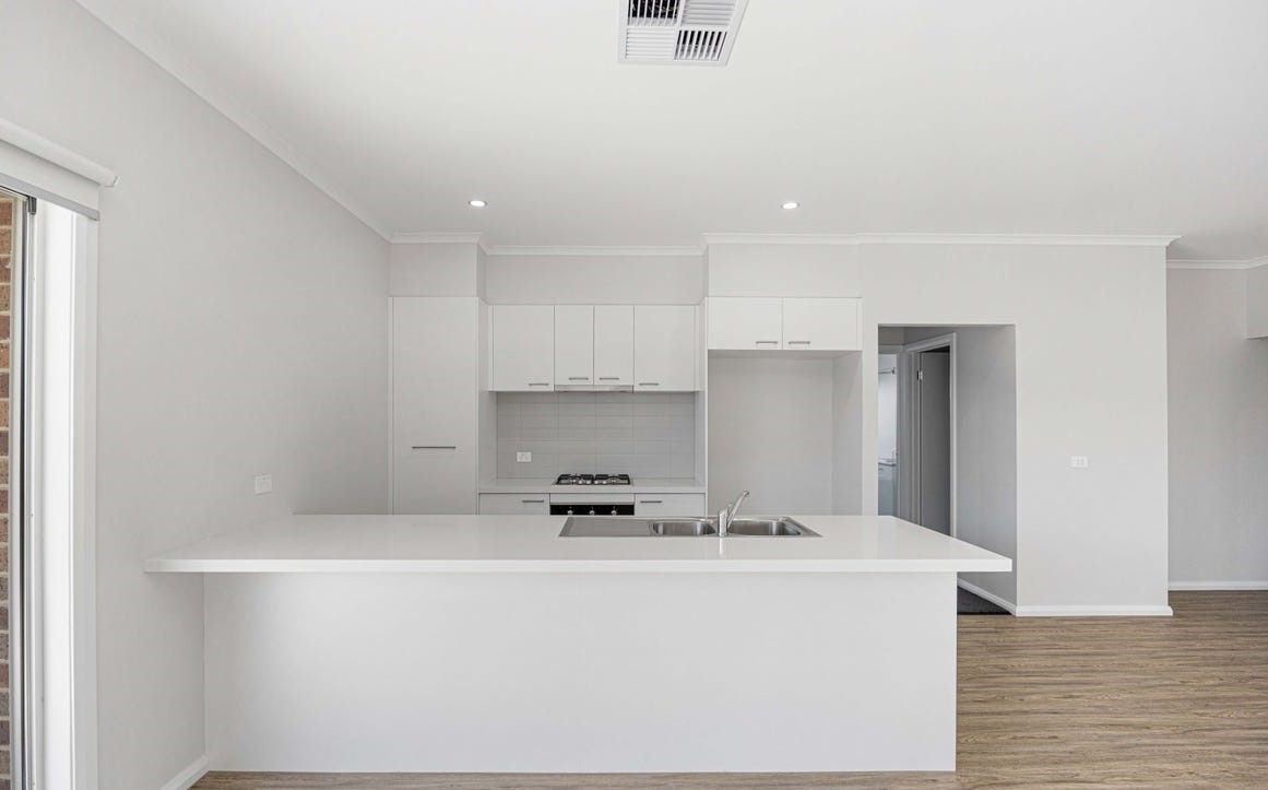 22 Burbidge Street — photo 4 of 12