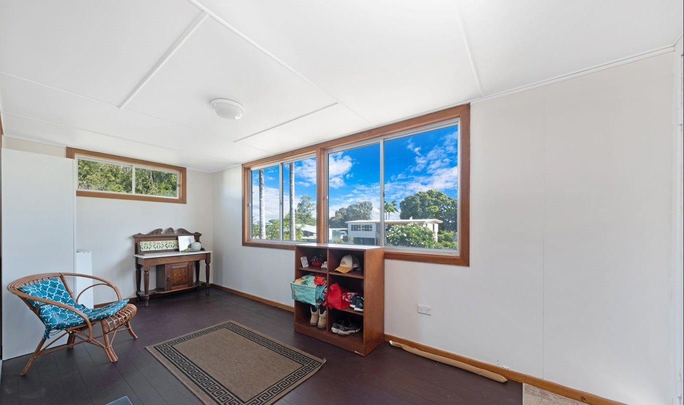 279 Elphinstone Street, Koongal, QLD 4701