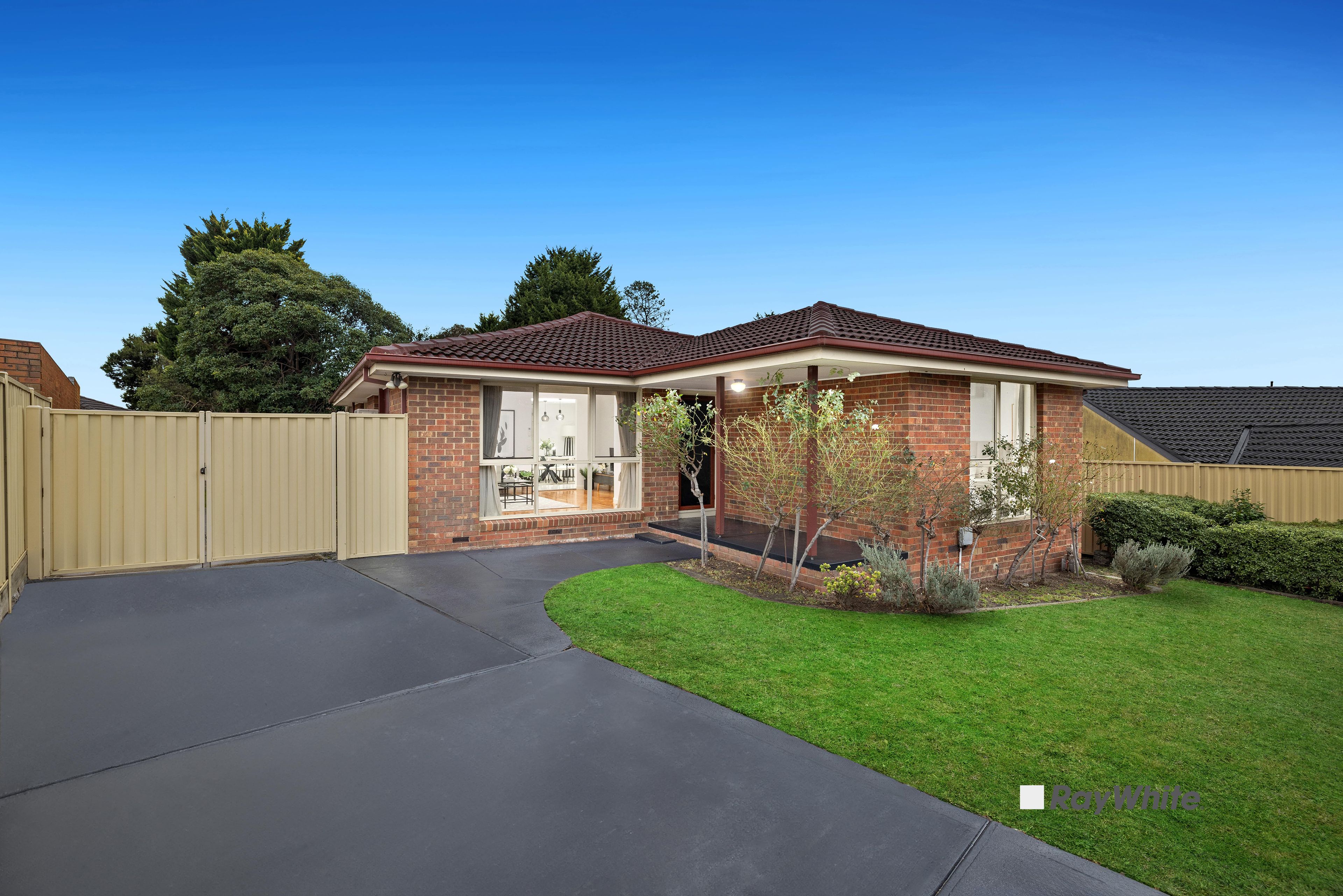 12 Ensay Court, Endeavour Hills, VIC 3802