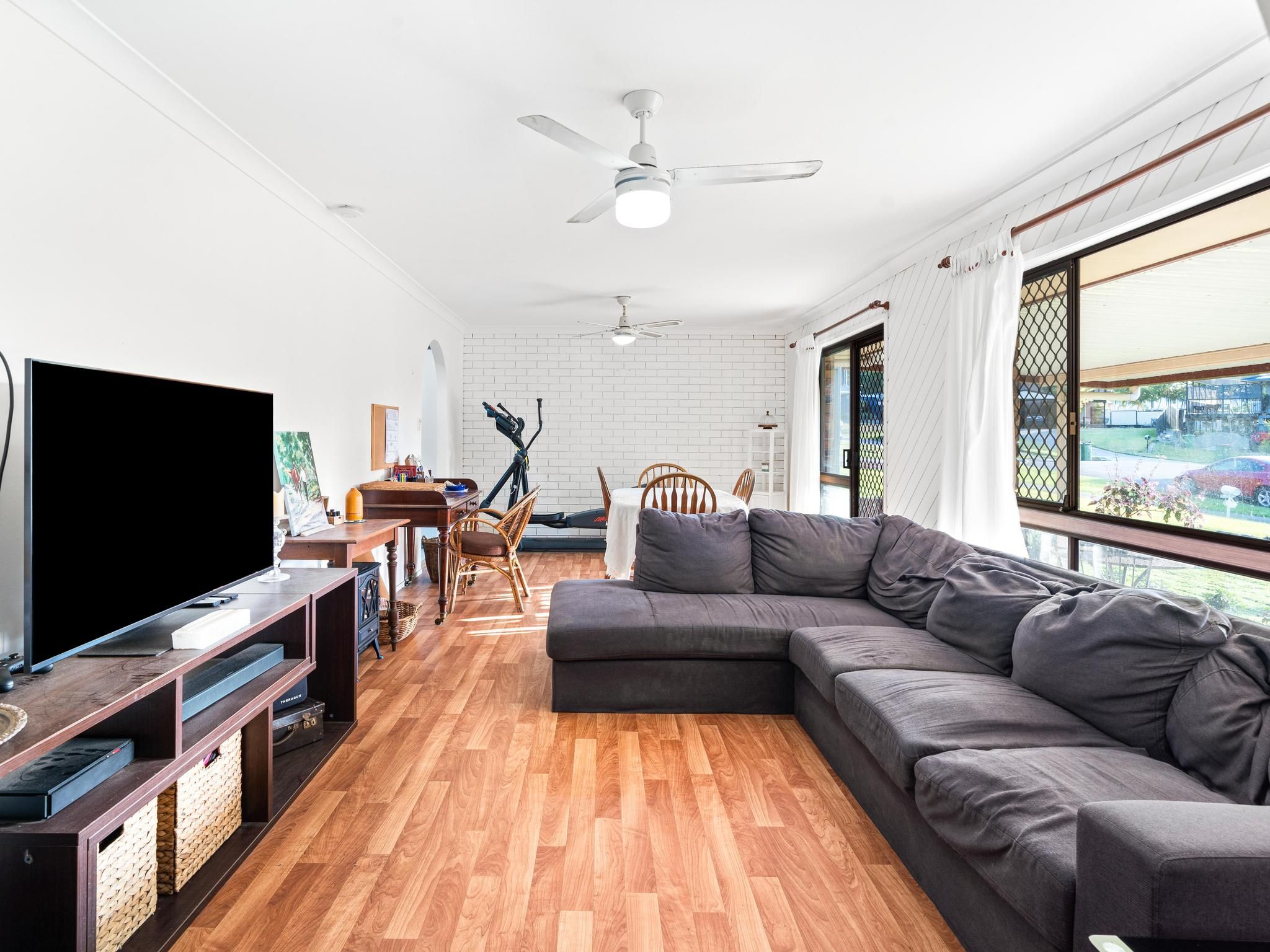 10 Epsom Court — photo 4 of 12