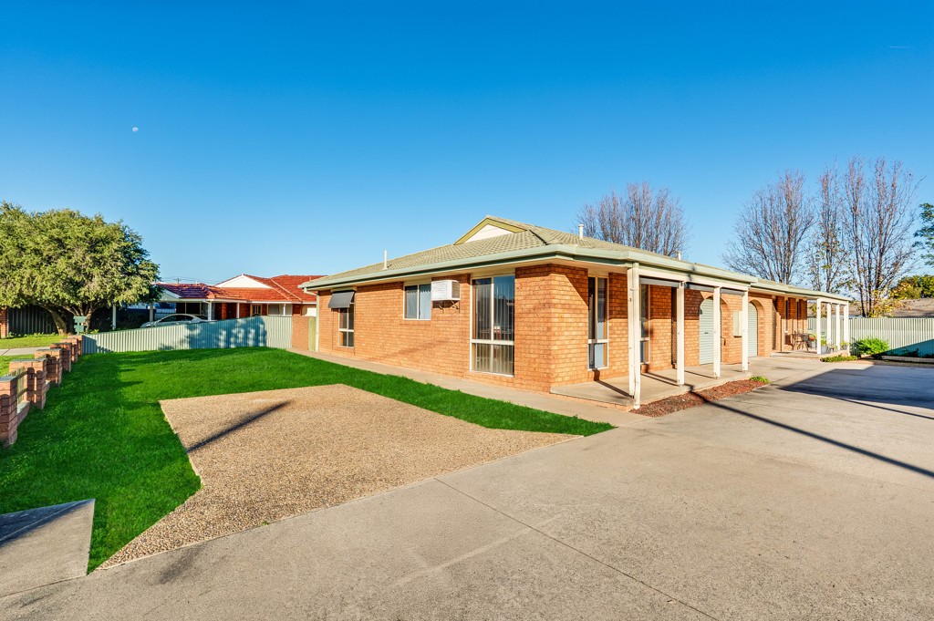 3/7 Kambora, Lavington, NSW 2641