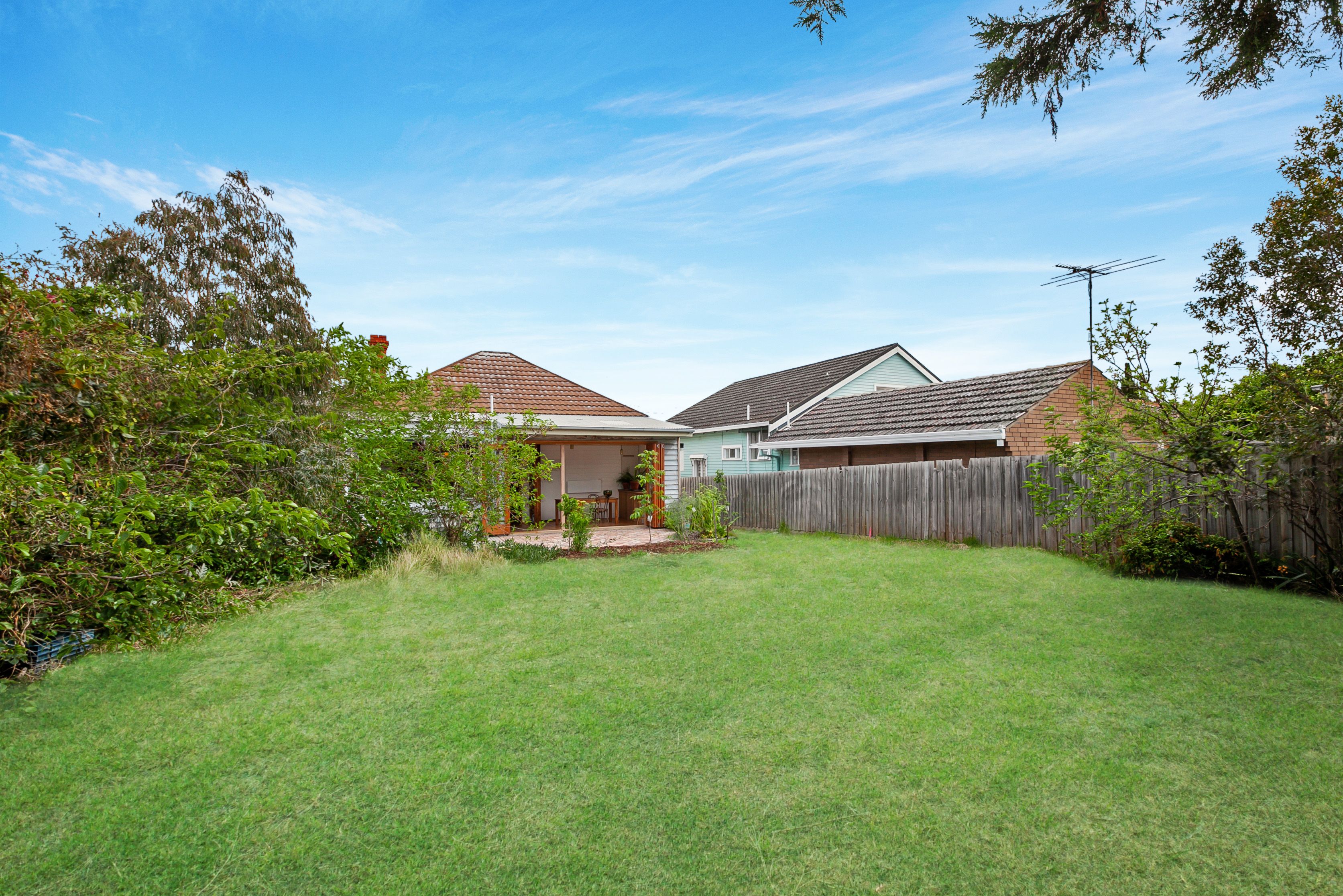 2/68 Queen Street, Reservoir, VIC 3073