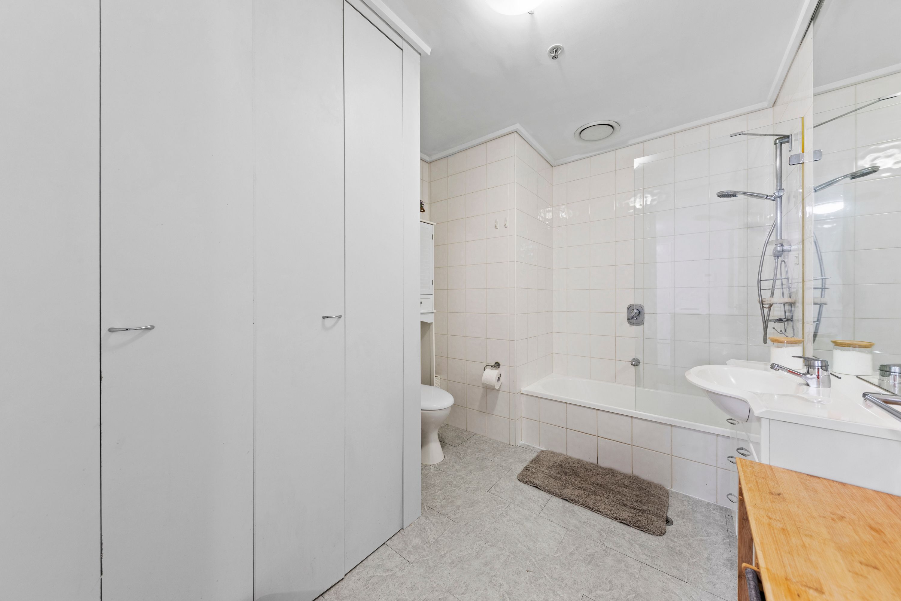 29/99 Whiteman Street — photo 14 of 24