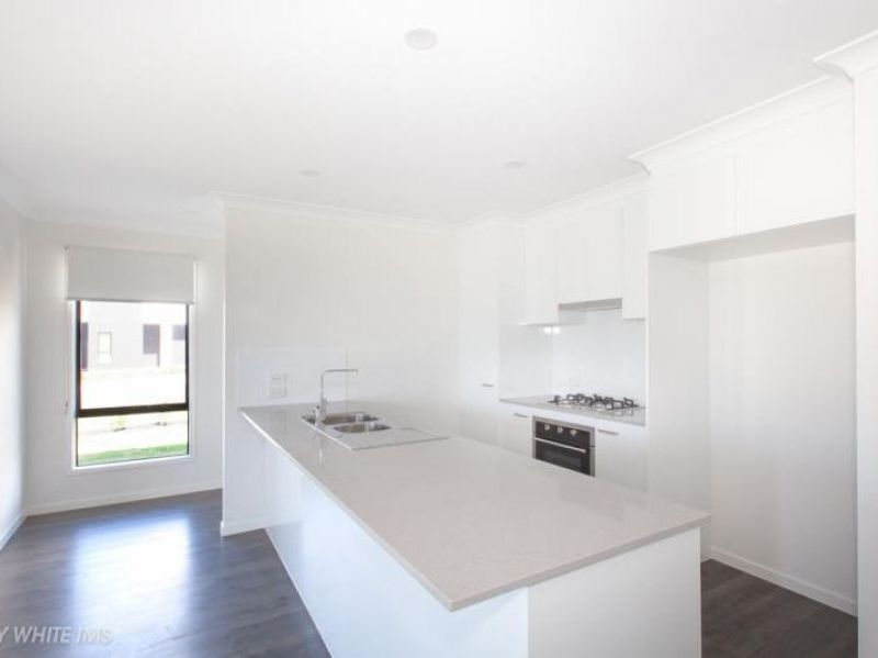 2 Sky Crescent, Pimpama, QLD 4209