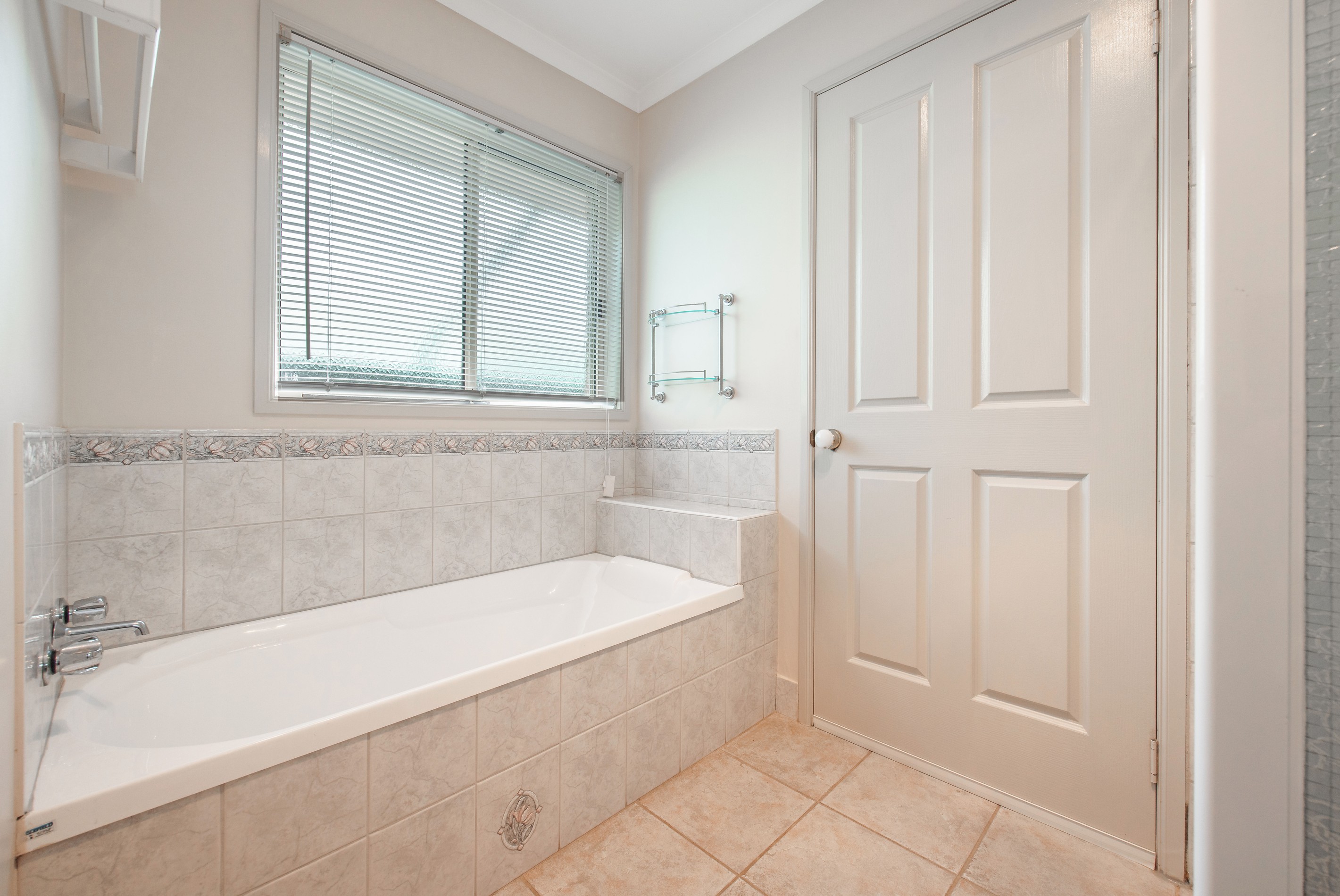 7 Quandong Road, Thurgoona, NSW 2640