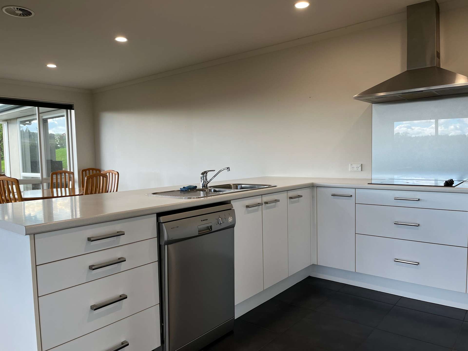 15 Seascape Crescent photo 7