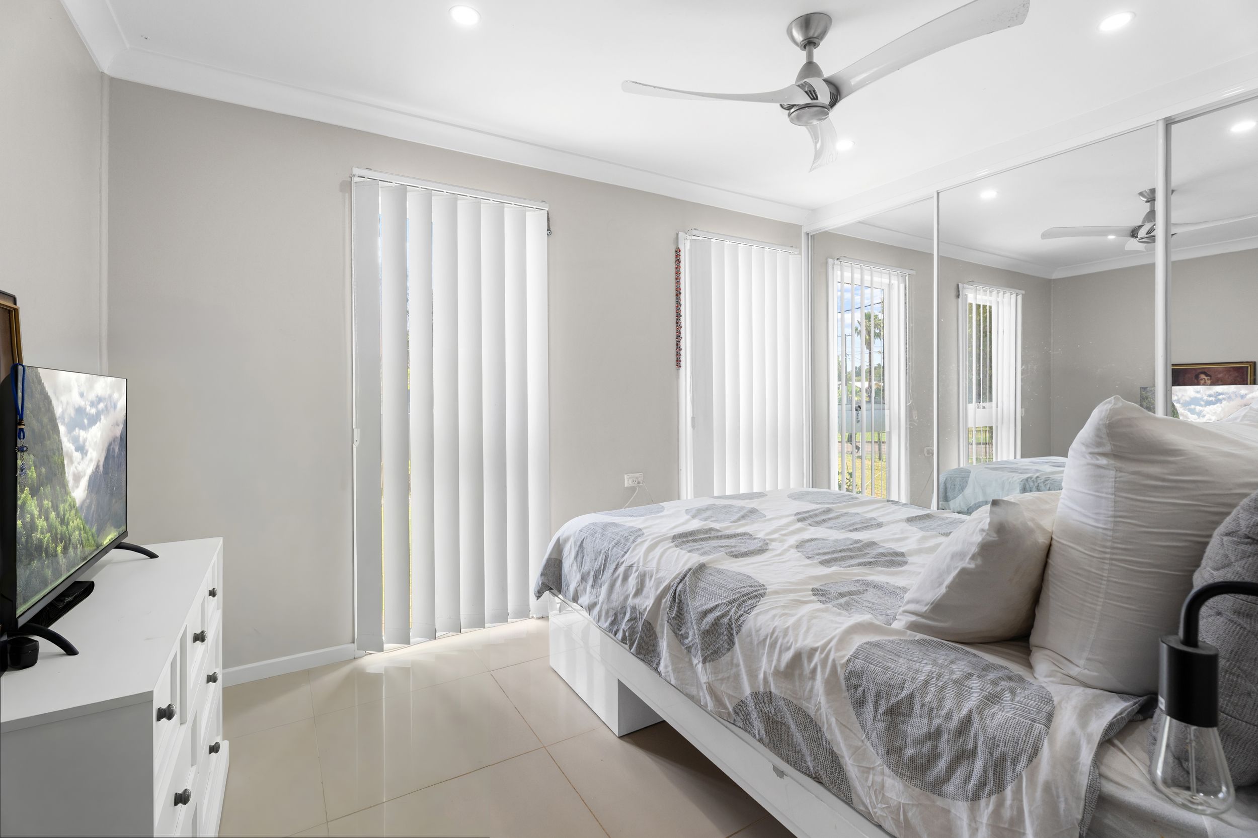 40 Sandakan Crescent, Lethbridge Park, NSW