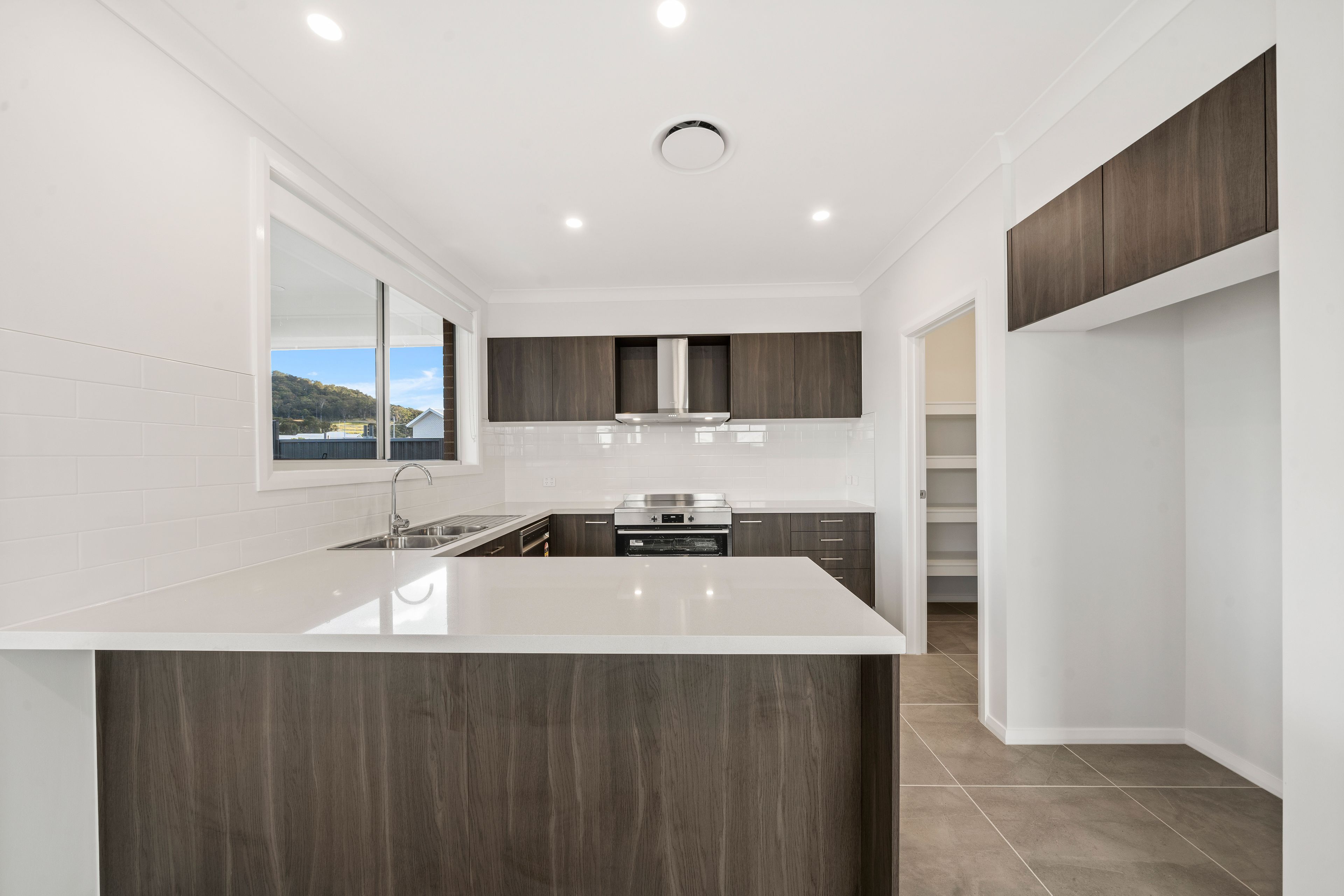 8 Carpenter Street, Calderwood, NSW 2527