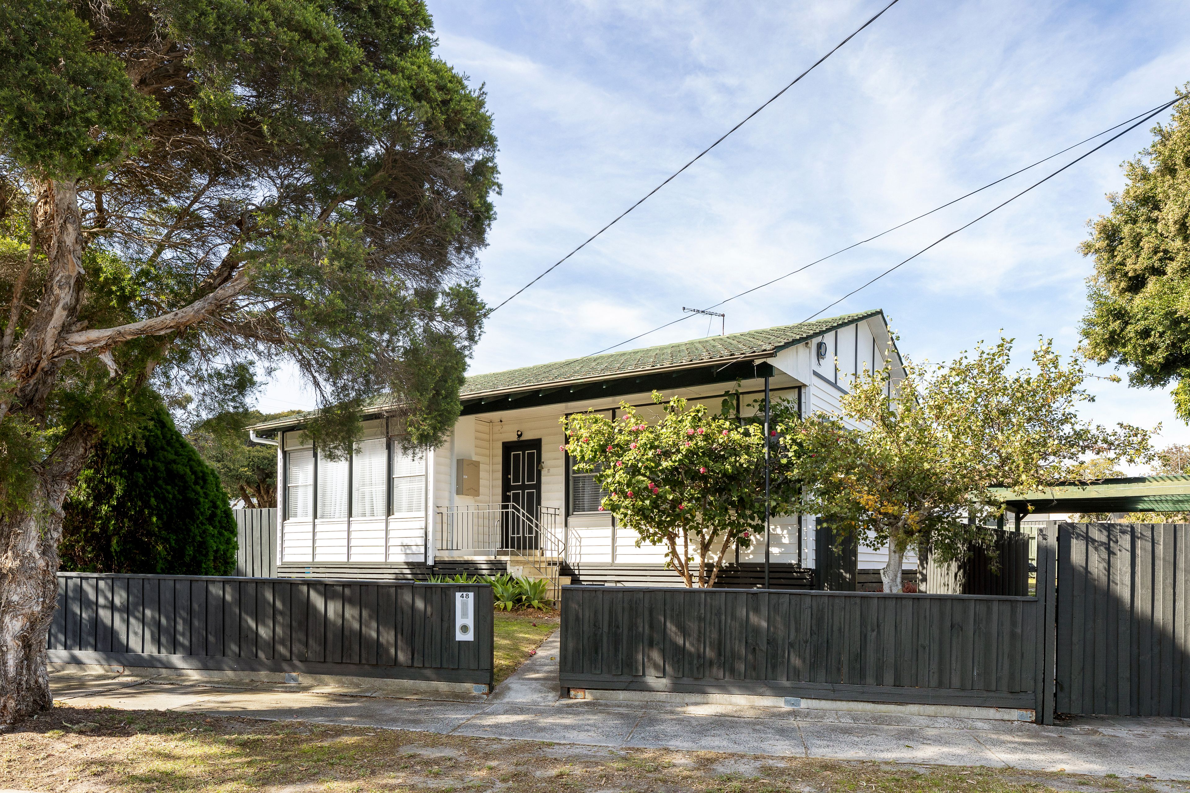 48 Hickory Crescent, Frankston North VIC 3200