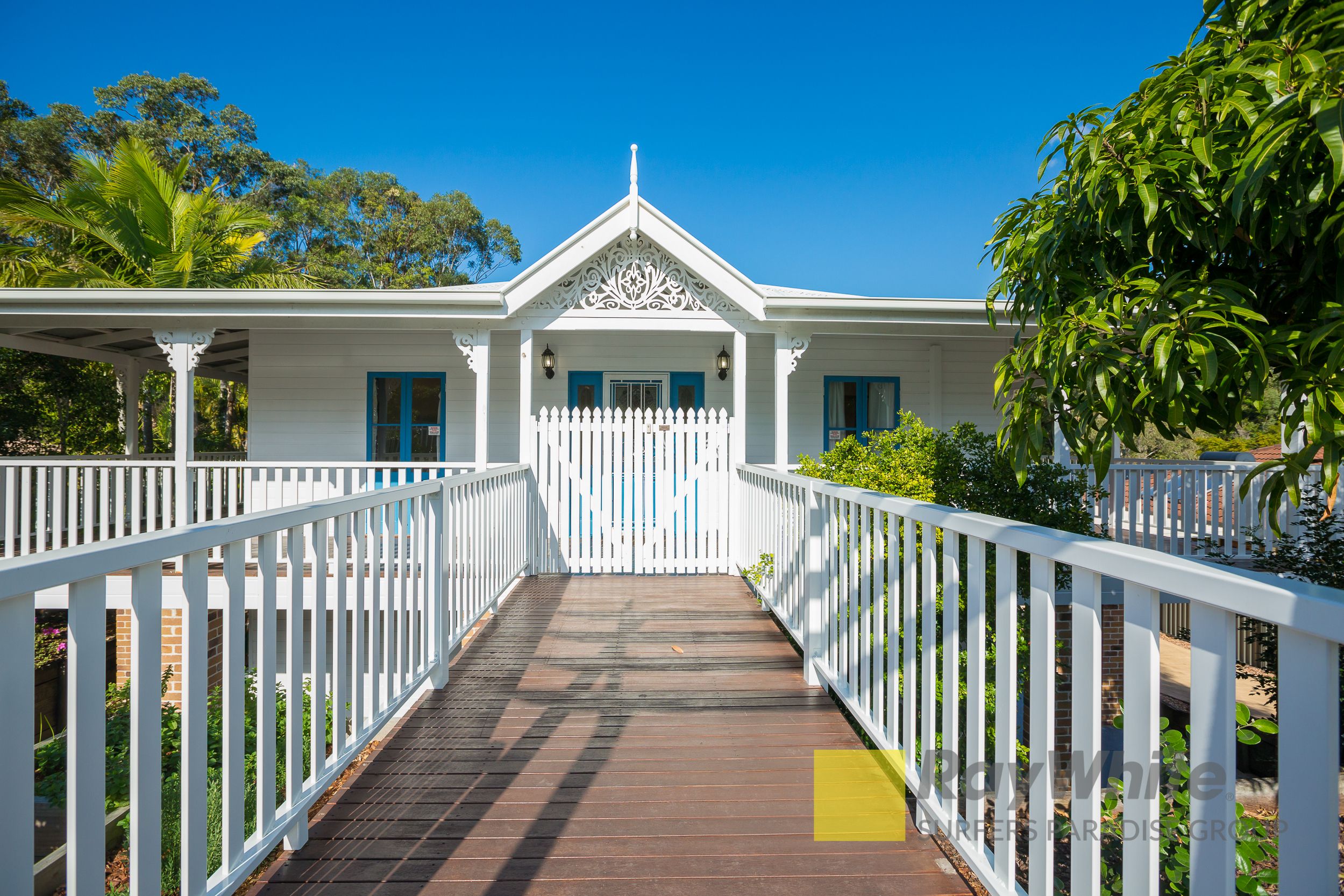 8 Kosciusko Crescent, Southport, QLD 4215