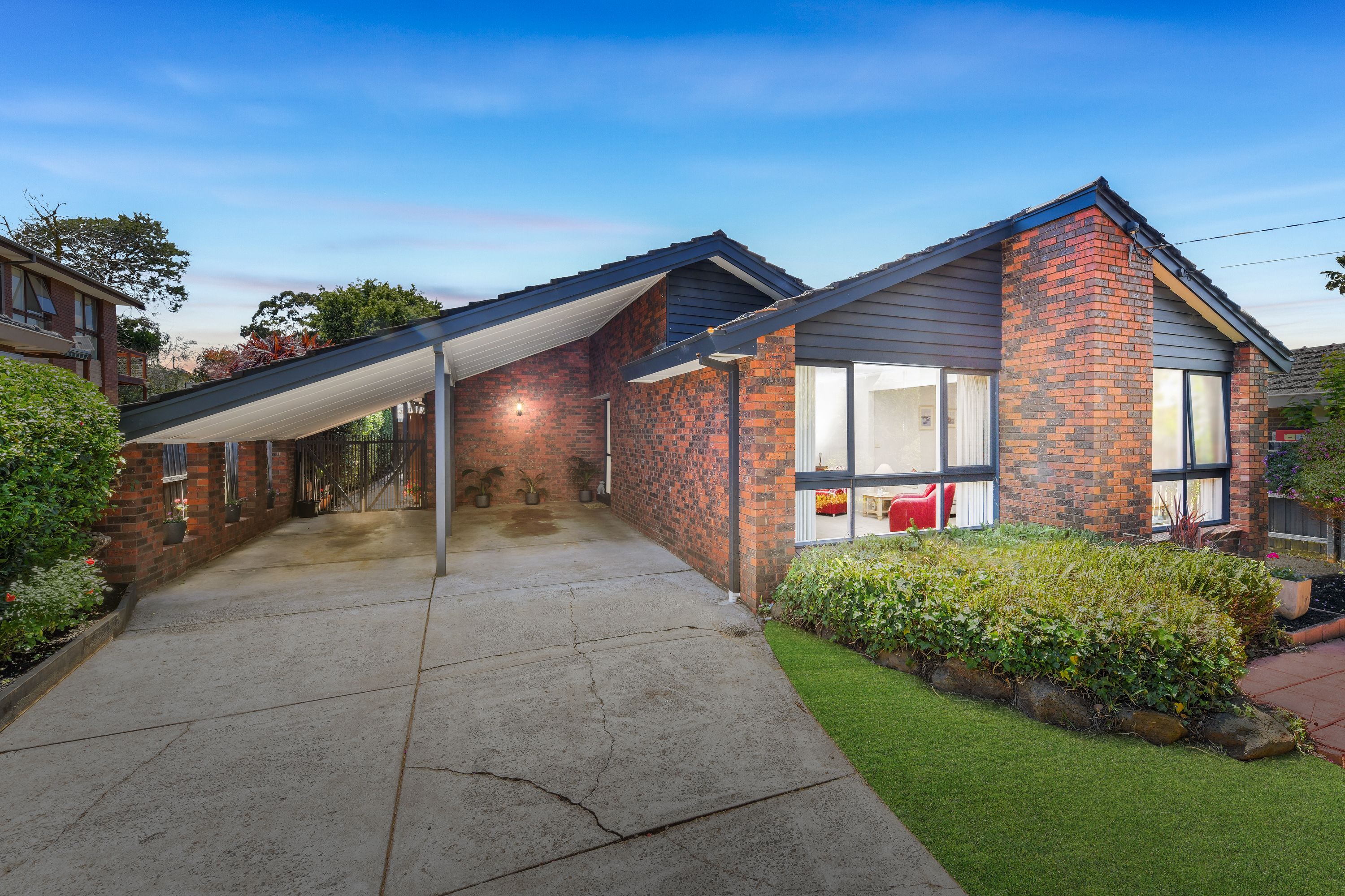 13 Eastleigh Drive