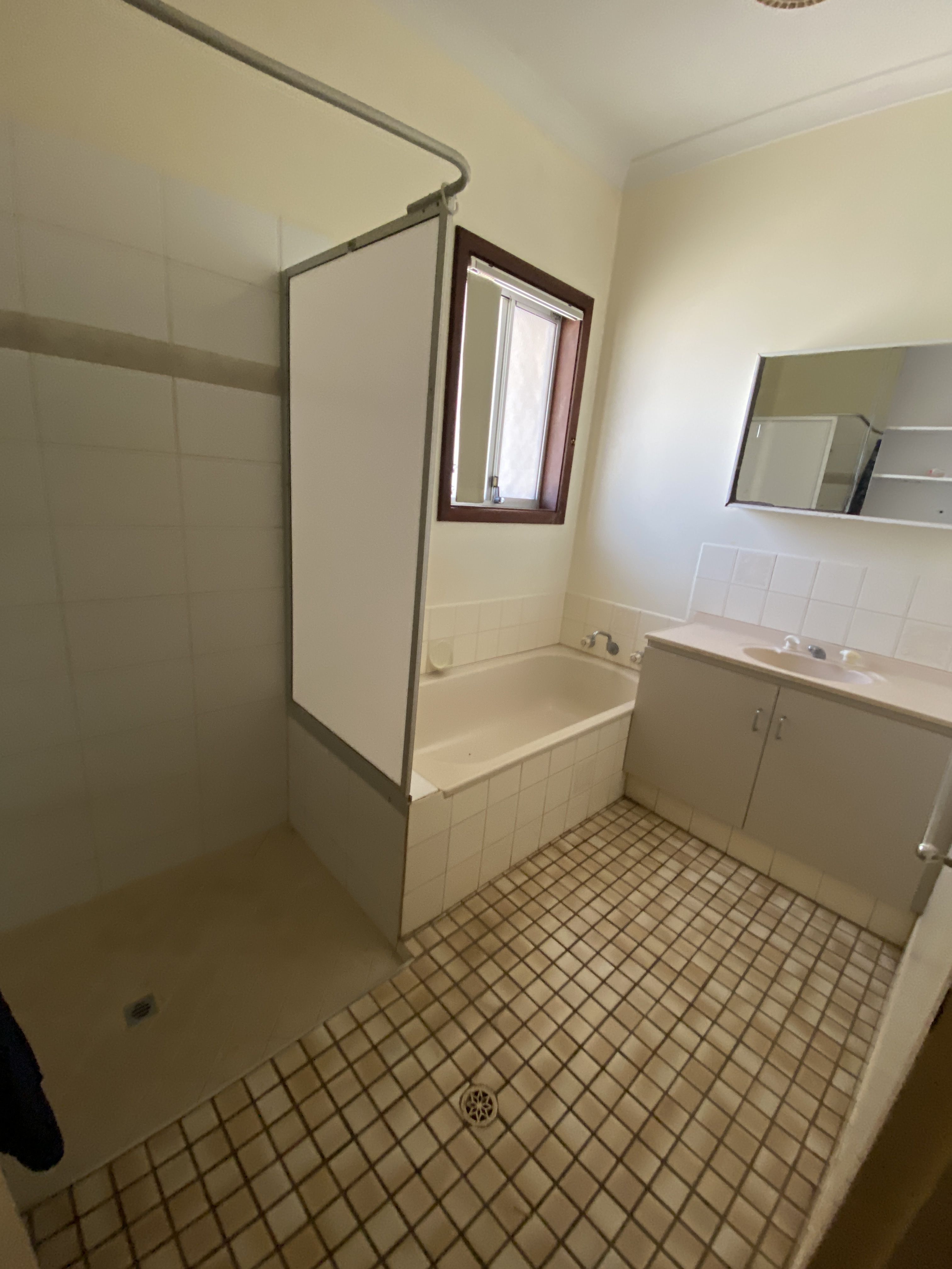 32 Granberry Drive — photo 4 of 4