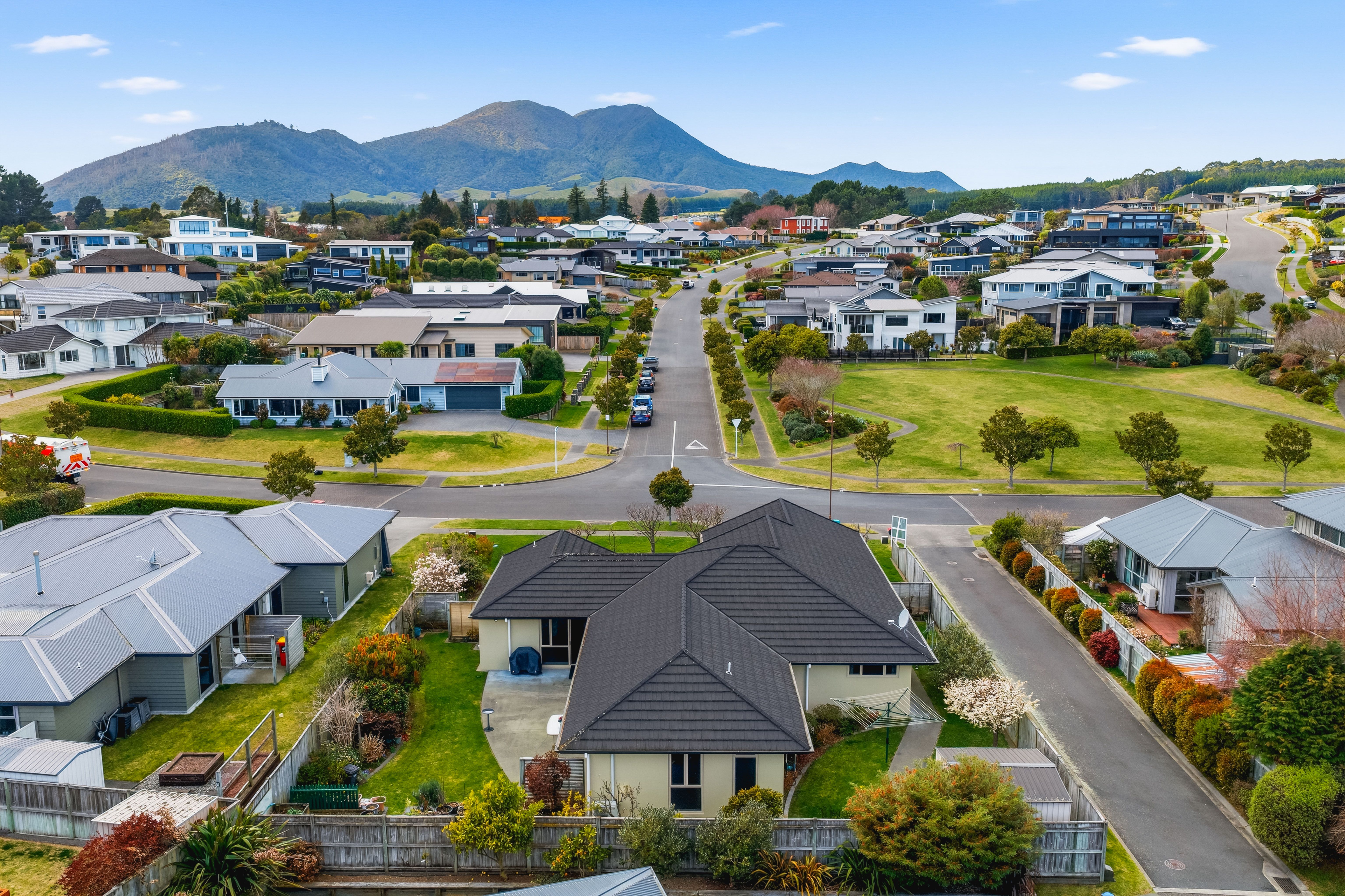 9 Magnolia Rise, Waipahihi, Taupo District