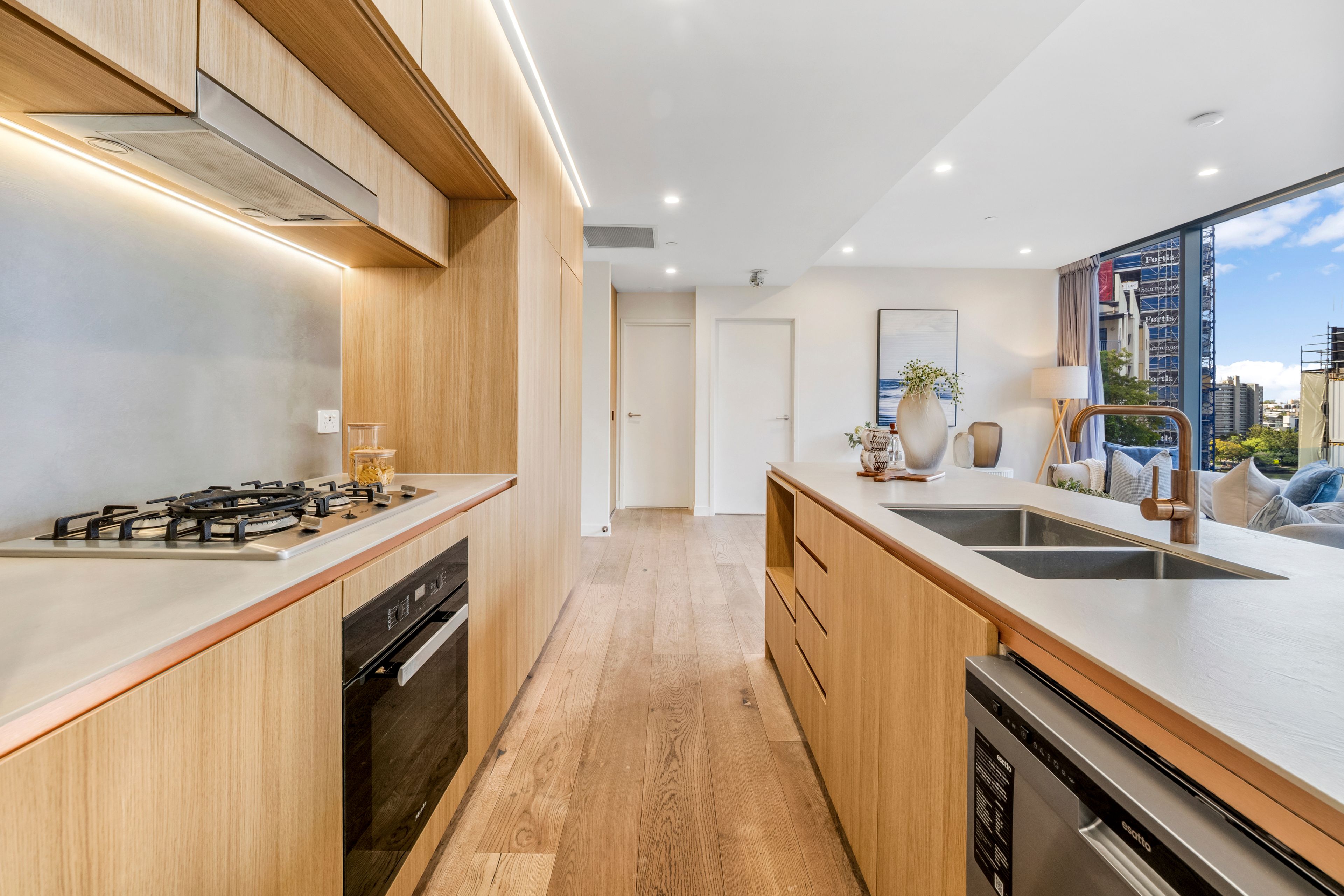 404/66 Lambert Street, Kangaroo Point, QLD 4169