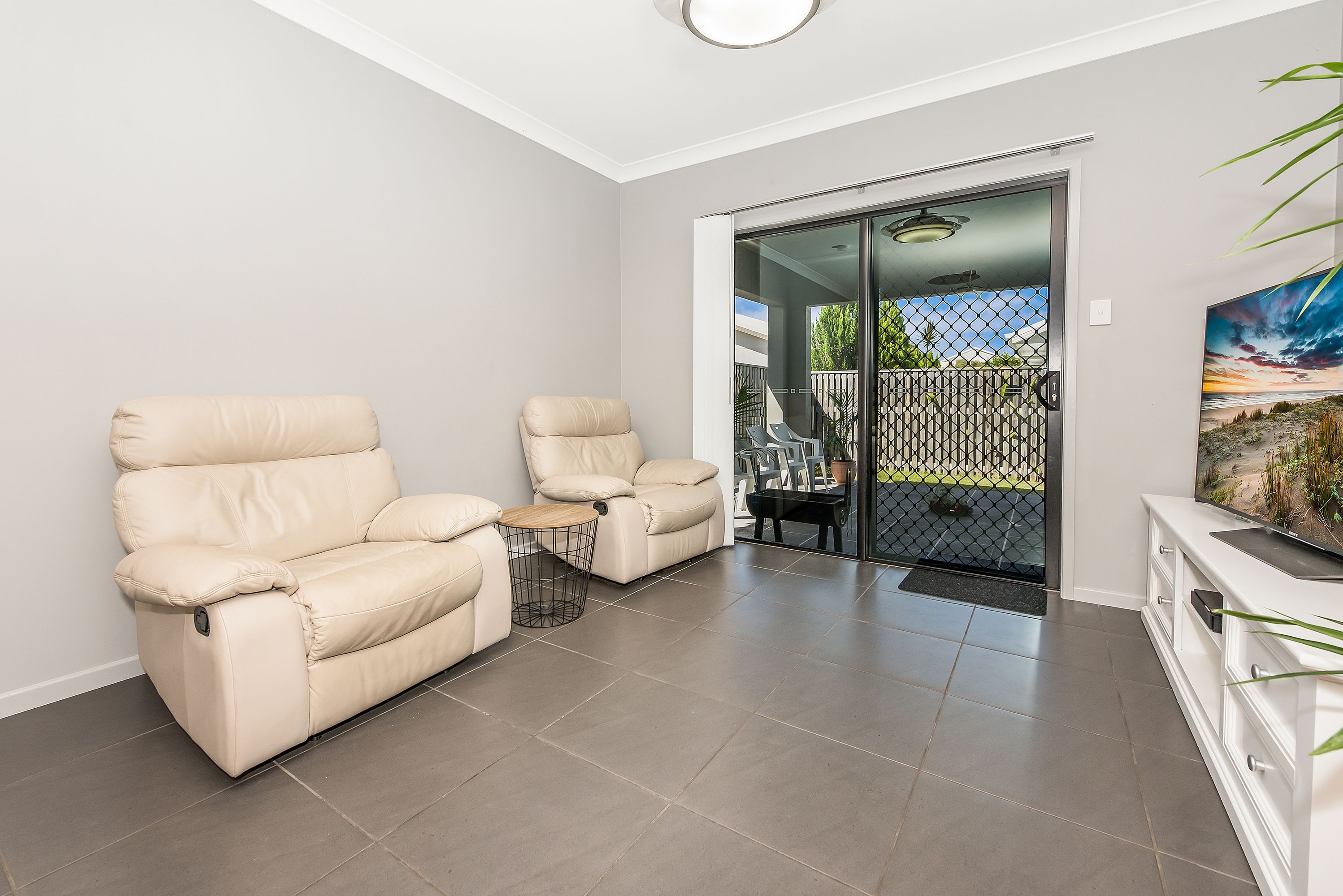 14 Grassbird Street, Oonoonba, QLD 4811