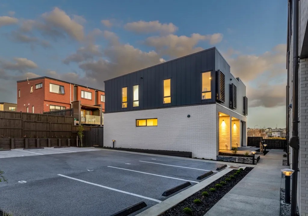 98a Whakatupu Road, Flat Bush, Manukau City