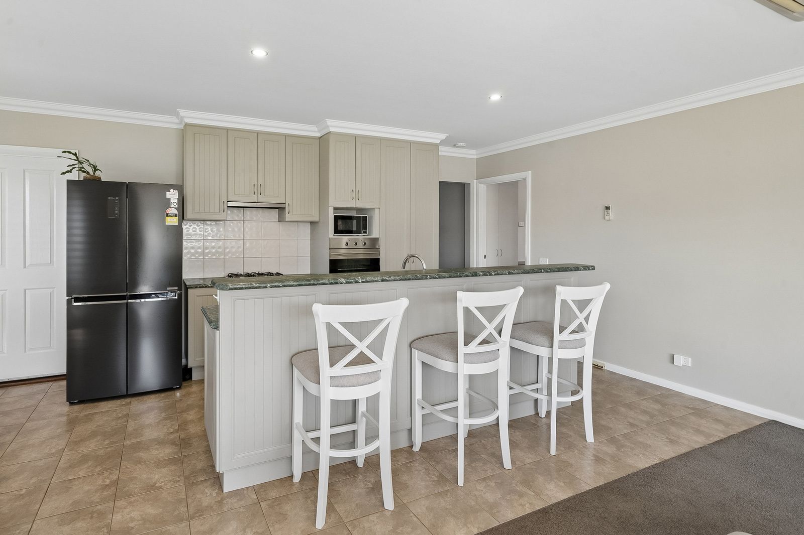 2/1 Racecourse Road — photo 4 of 22
