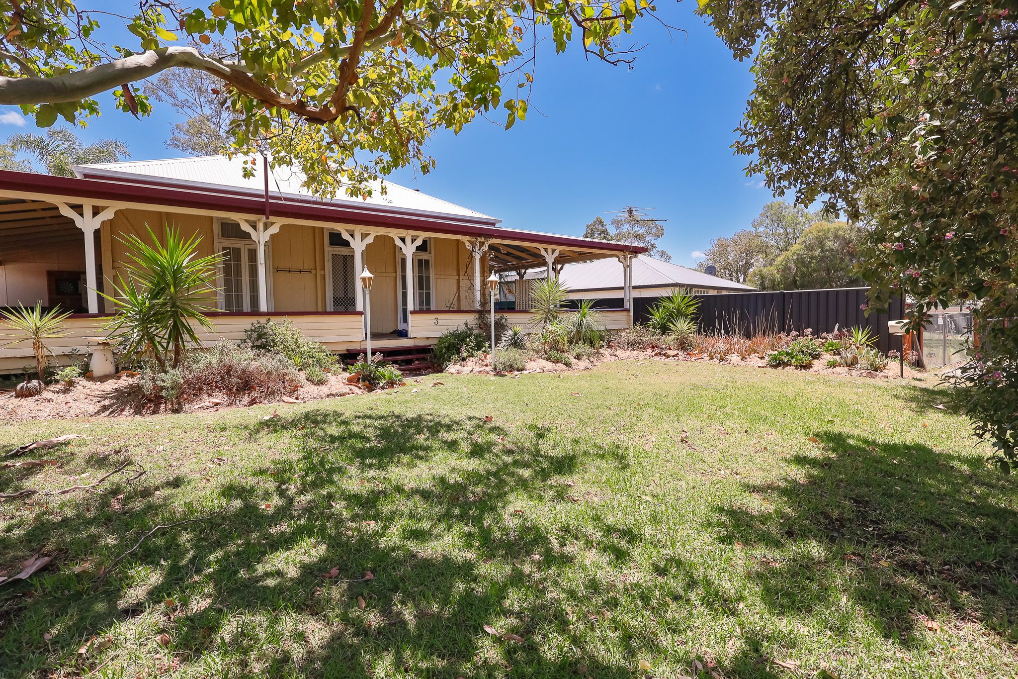 3 Albert Street, Roma QLD 4455