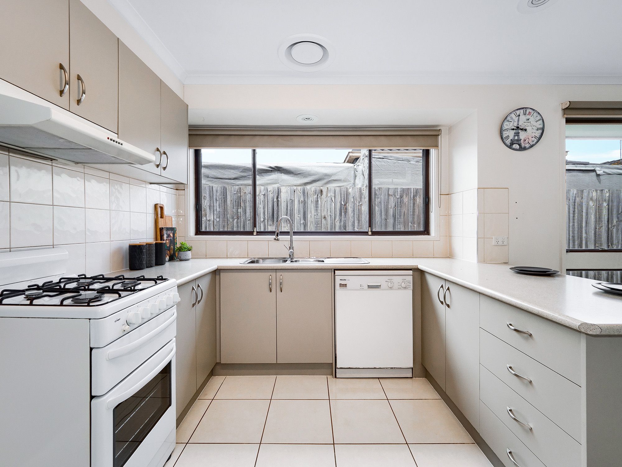 20 Huon Park Road, Cranbourne North, VIC 3977