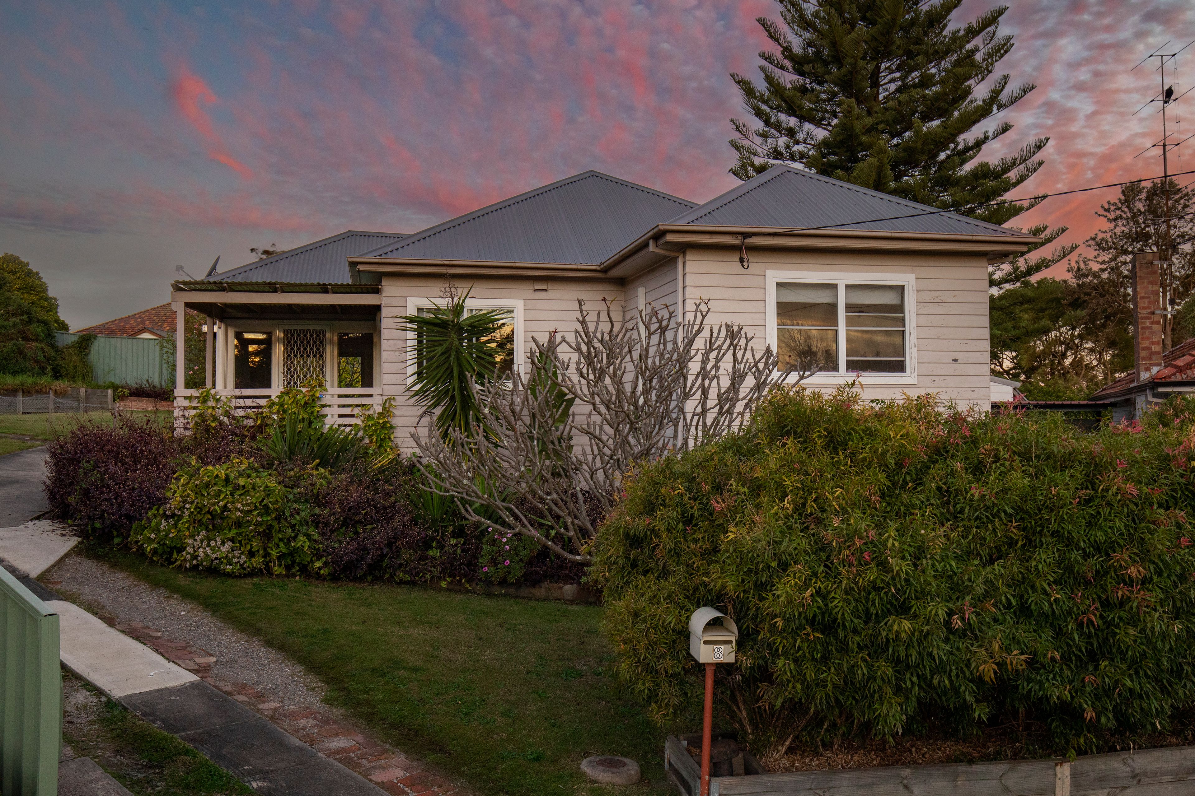 8 Cyril Street, Waratah NSW 2298