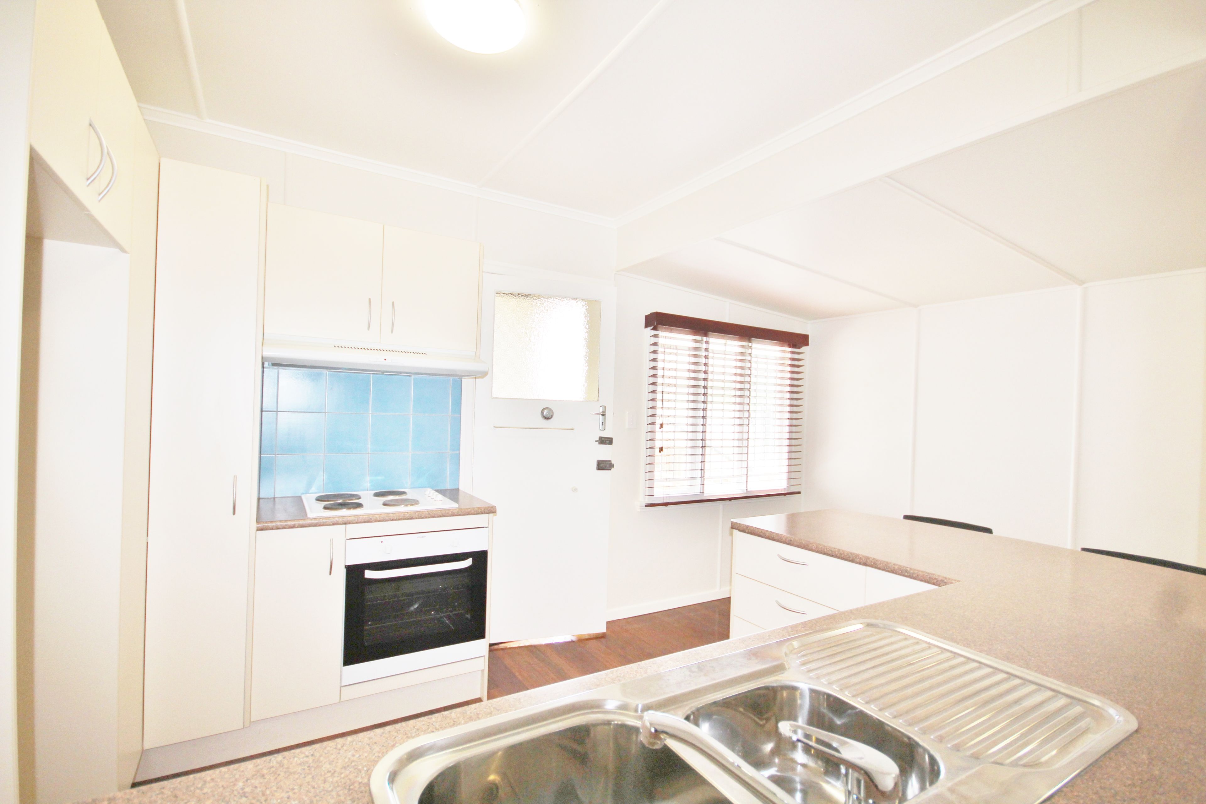11B Sapphire Street, Holland Park, QLD 4121
