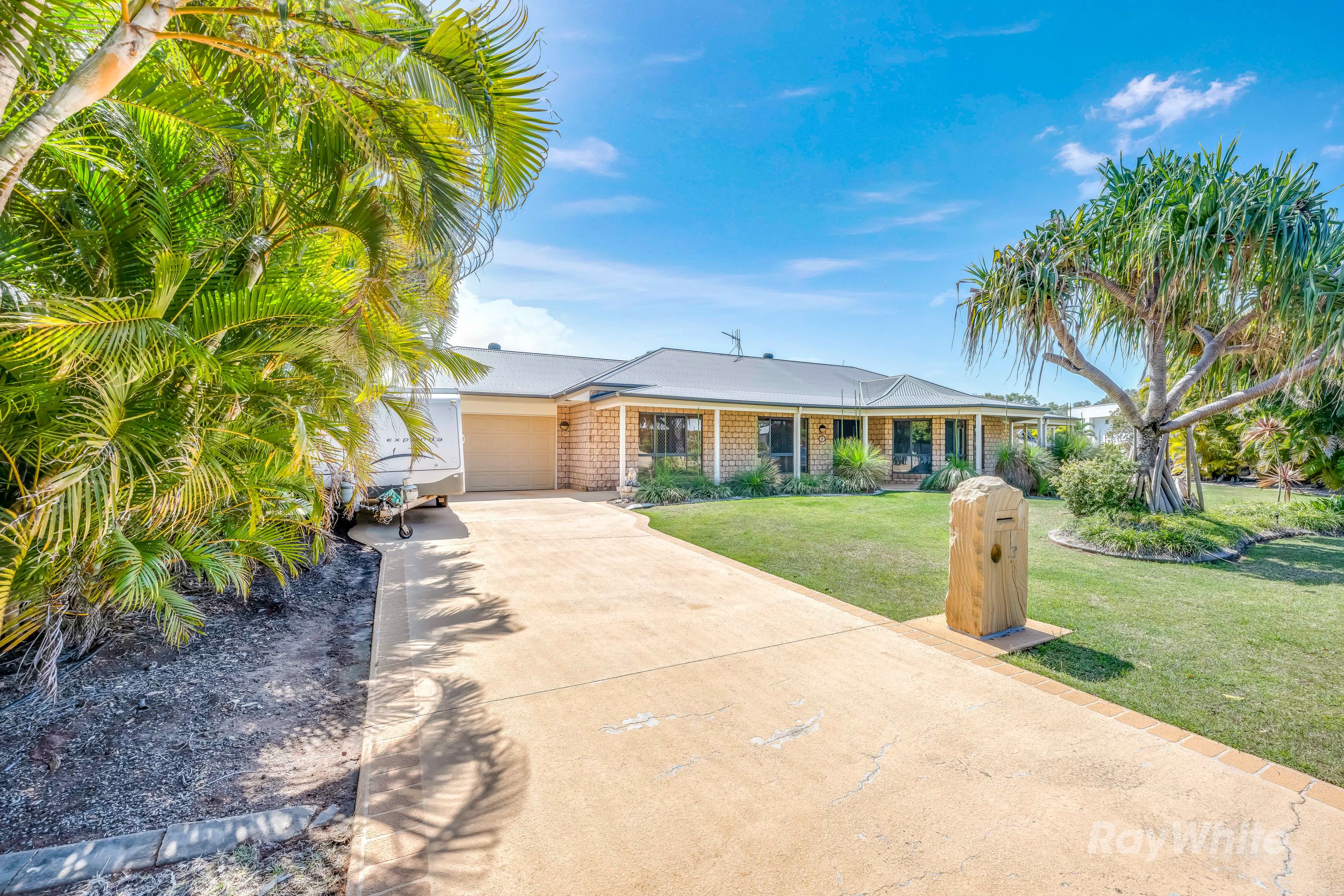 13 Raewood Close — photo 5 of 30